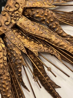 Sculpture murale monumentale en forme de soleil par Curtis Jere