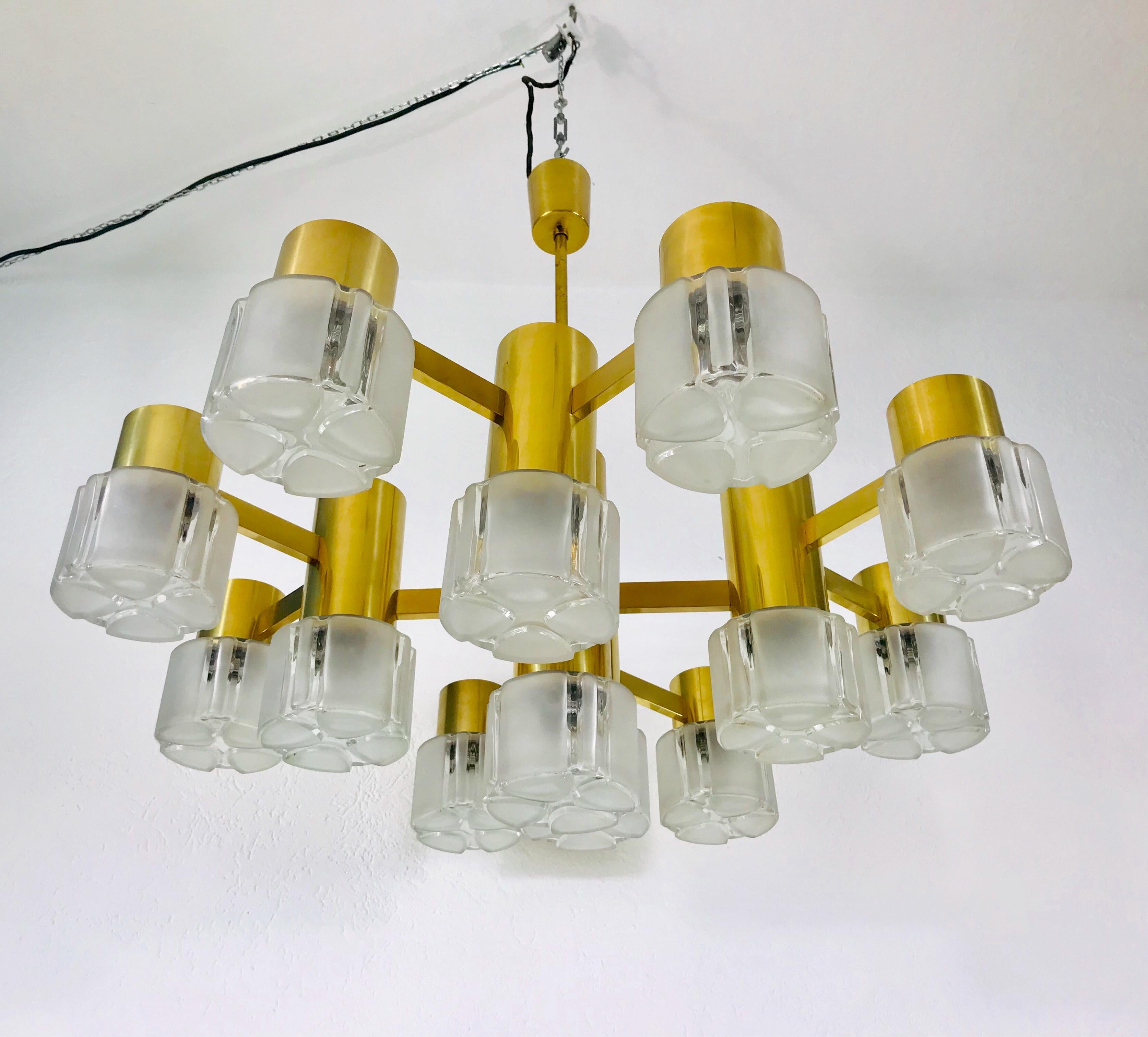 Monumental Swedish Mid-Century Modern Brass and Ice Glass Chandelier, 1960s For Sale 6