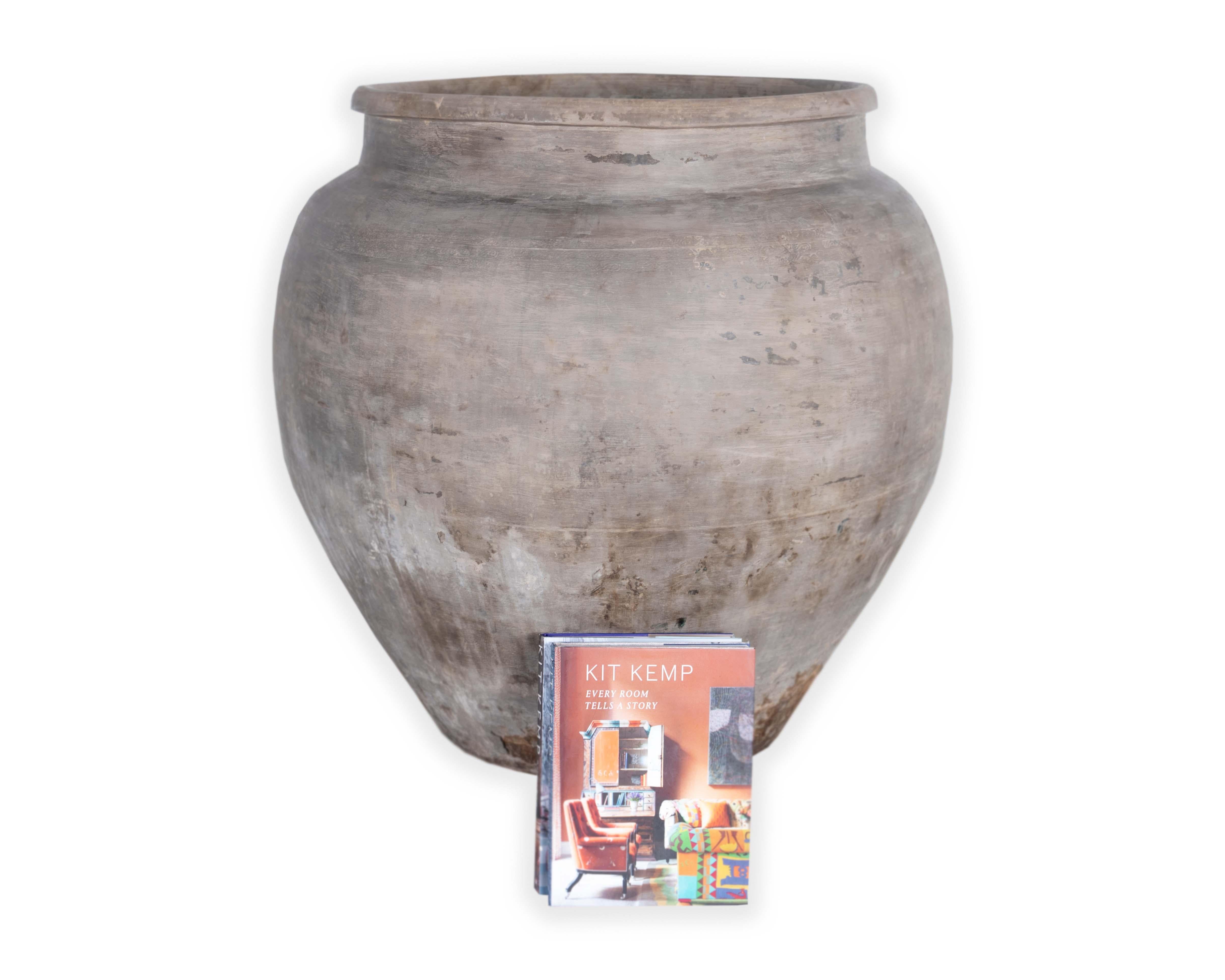 Monumental Terracotta Grey Storage Jar In Good Condition For Sale In Dallas, TX