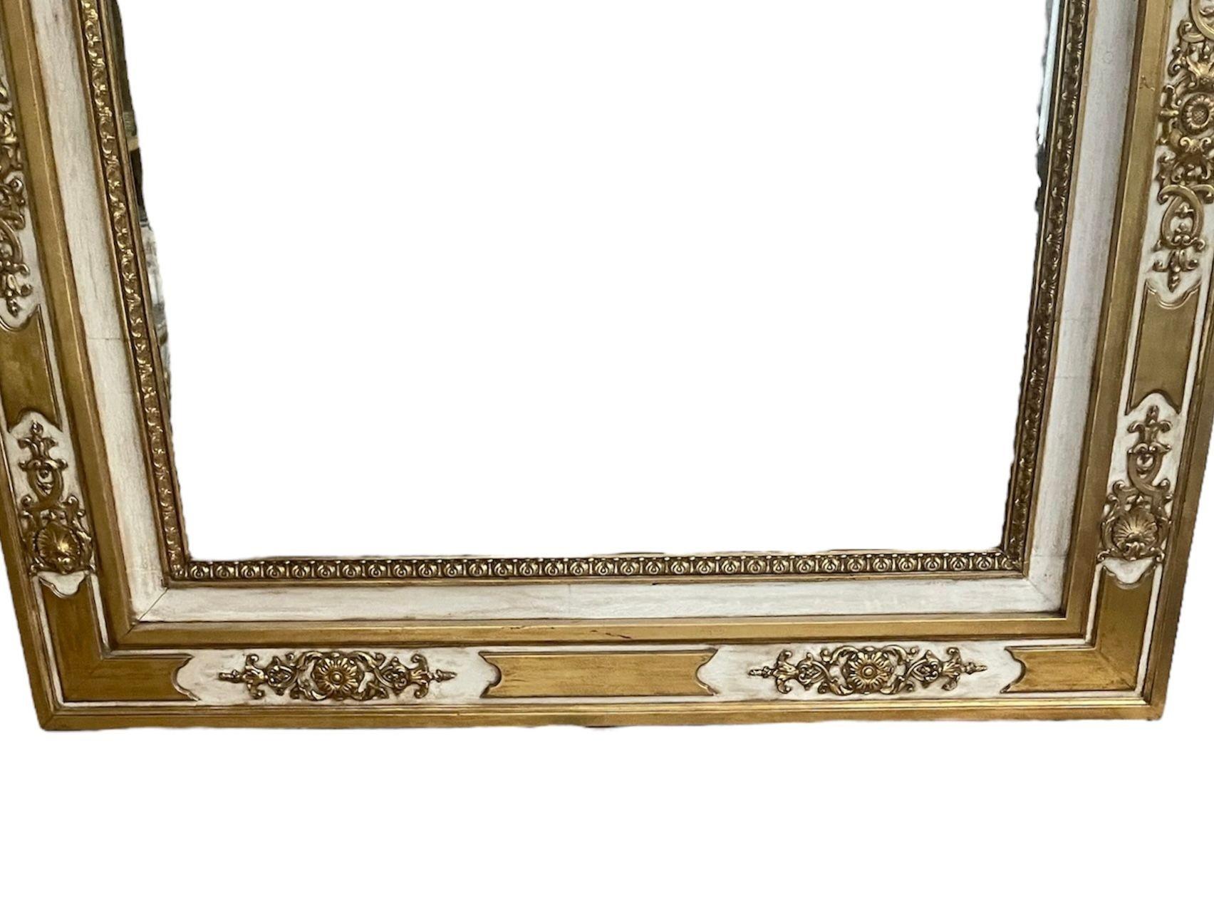 Monumental Third Quarter of 19th Century Italian Hand-Carved & Water-Gilt Mirror For Sale 2