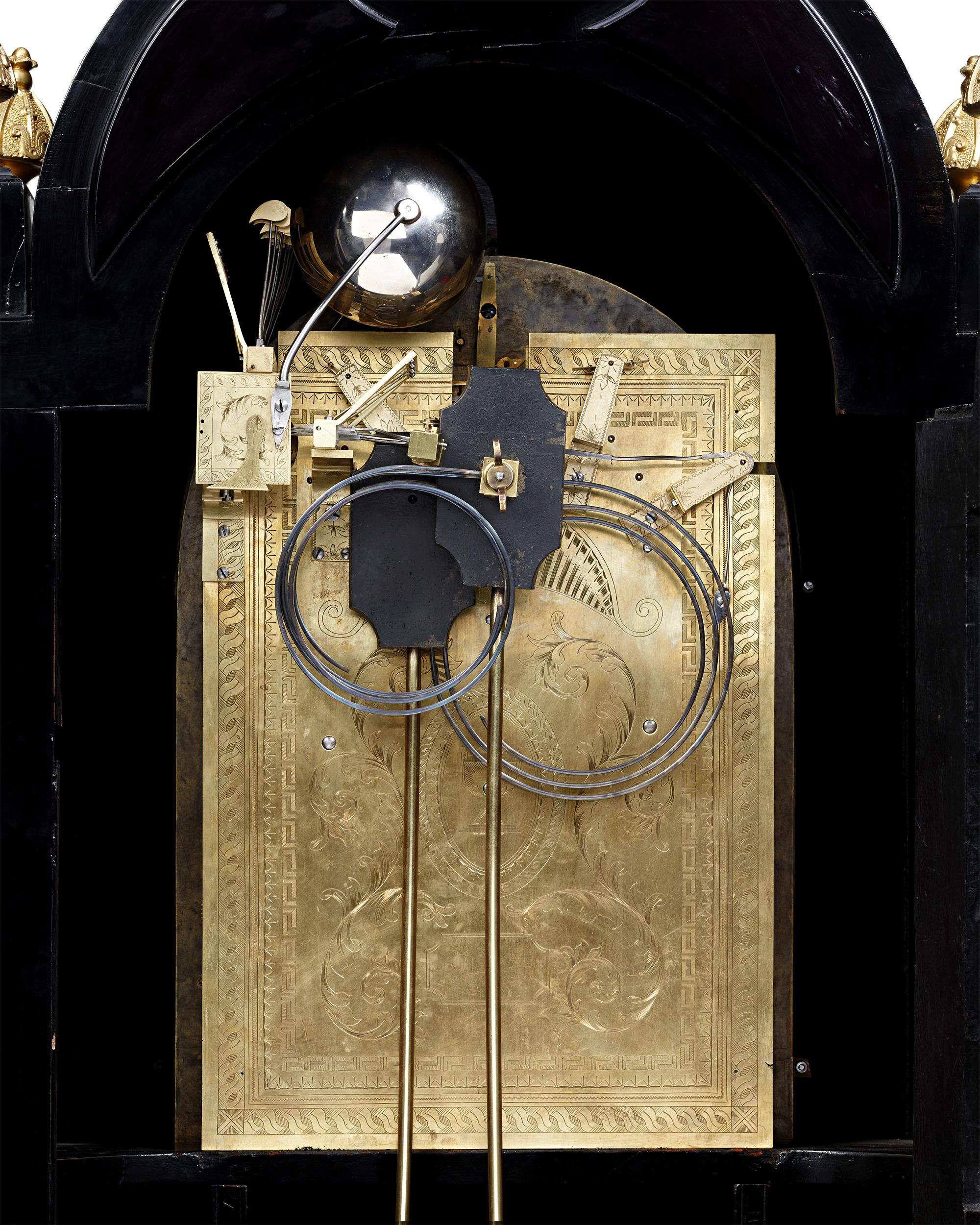 Doré Horloge monumentale à trois niveaux de support de J.C. Jennens & Sons en vente