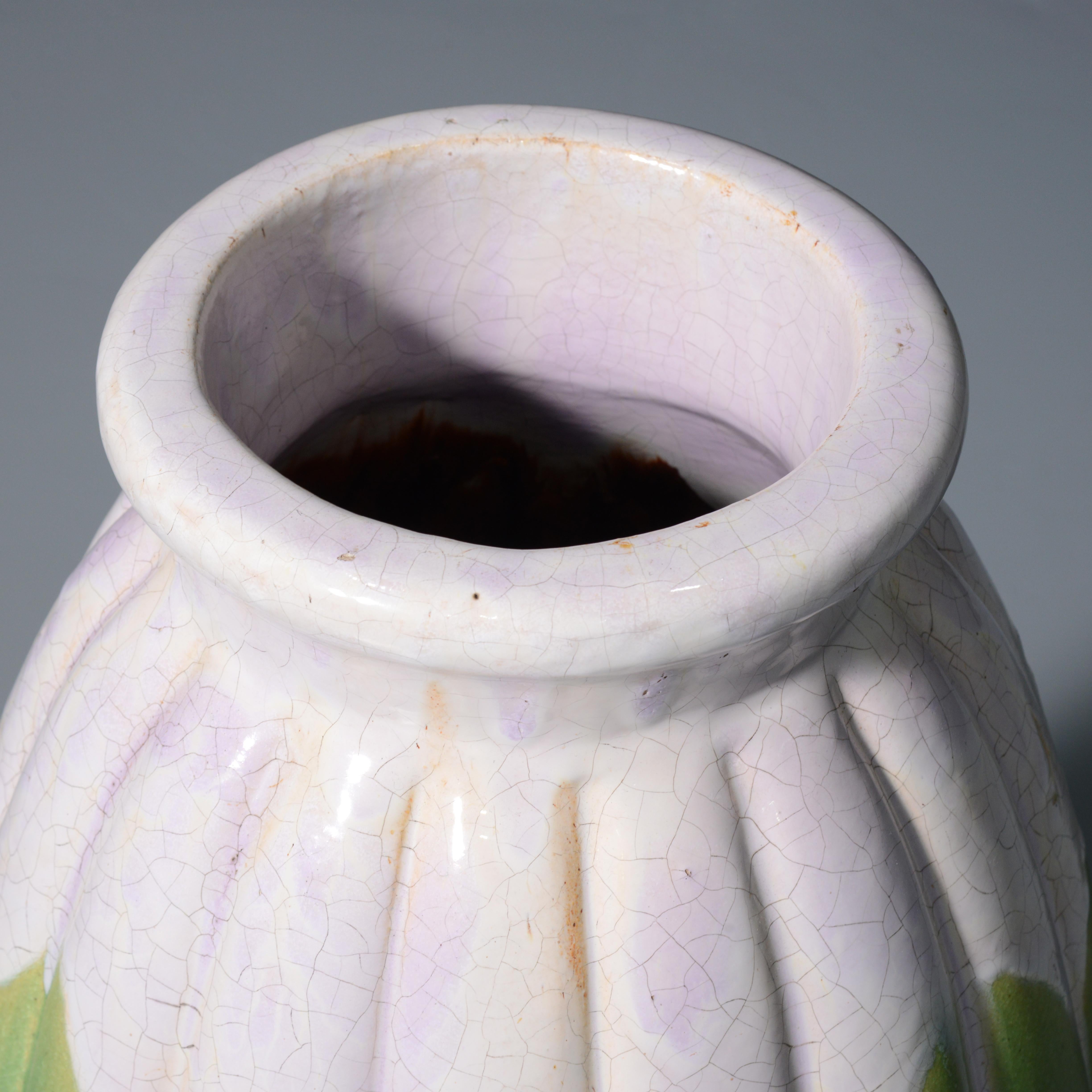 Arts and Crafts Monumental AT&T. Vase / récipient Wheatley, 28 po. (H) en vente