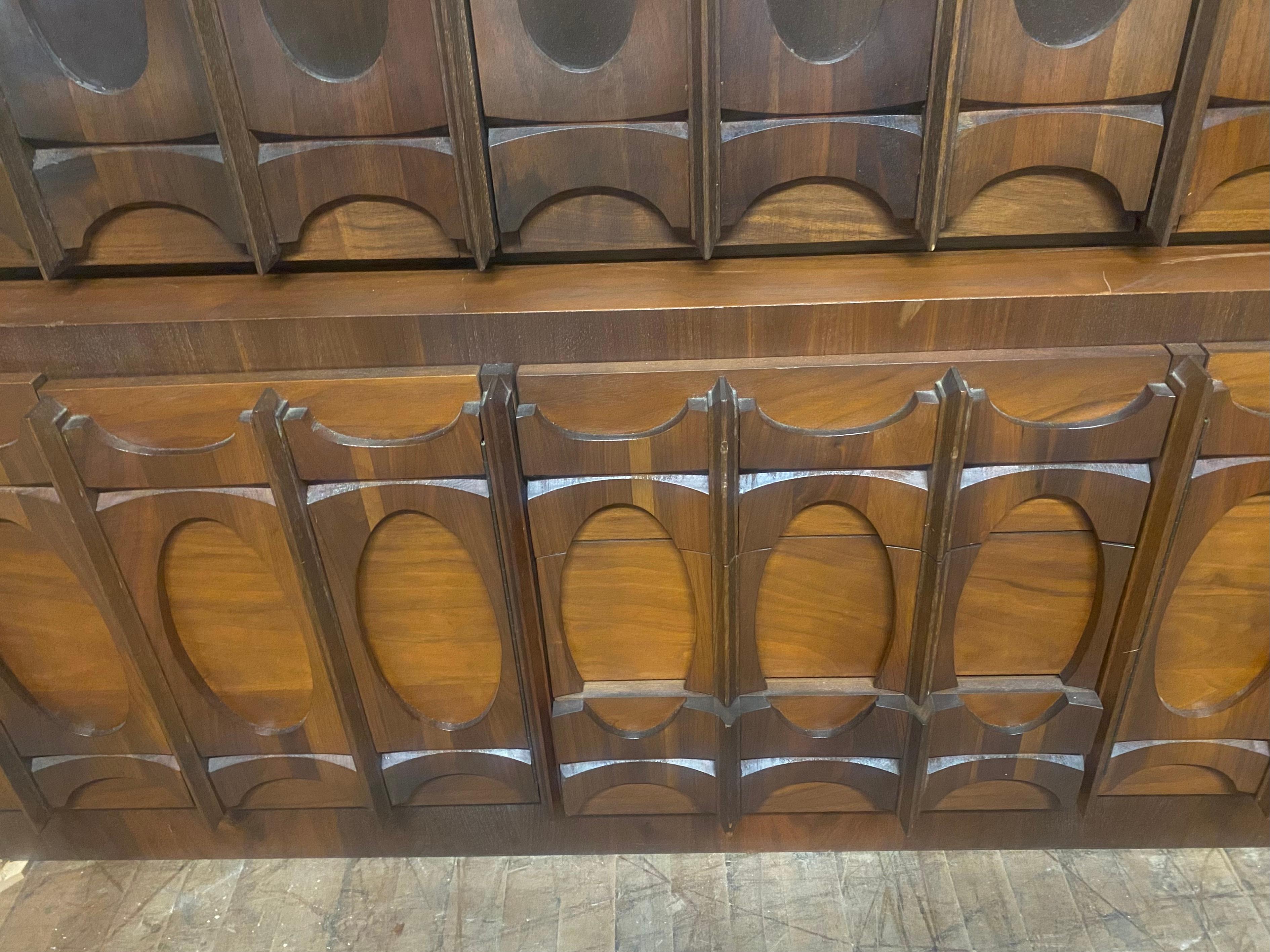 Monumental Tobago Brutalist Mid Century Walnut Buffet and Hutch In Good Condition In Buffalo, NY