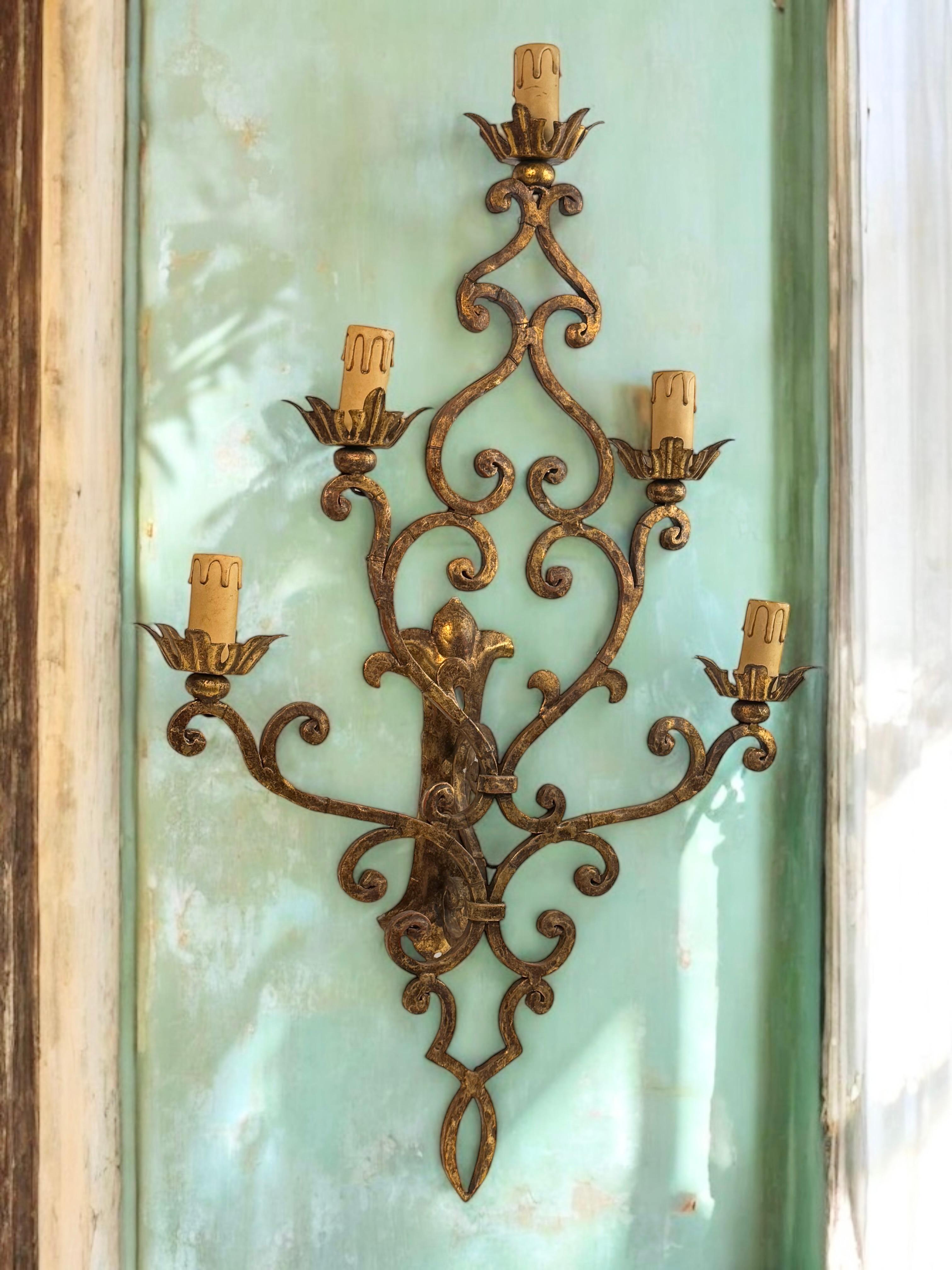 Monumentale Tole Toleware italiano dorato a 5 luci, stile Banci, Italia anni '50 in vendita 3