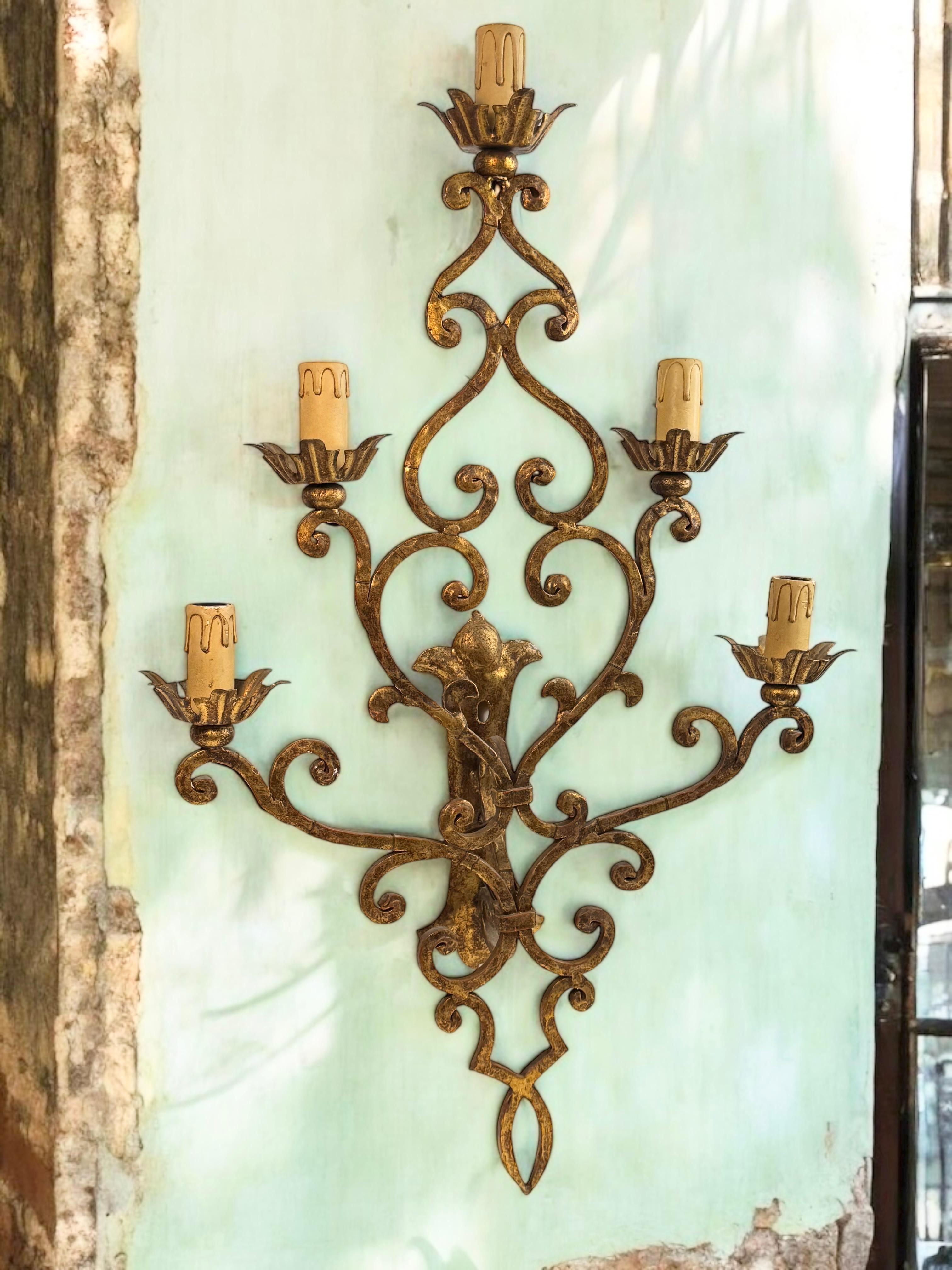 Monumentale Tole Toleware italiano dorato a 5 luci, stile Banci, Italia anni '50 in vendita 4