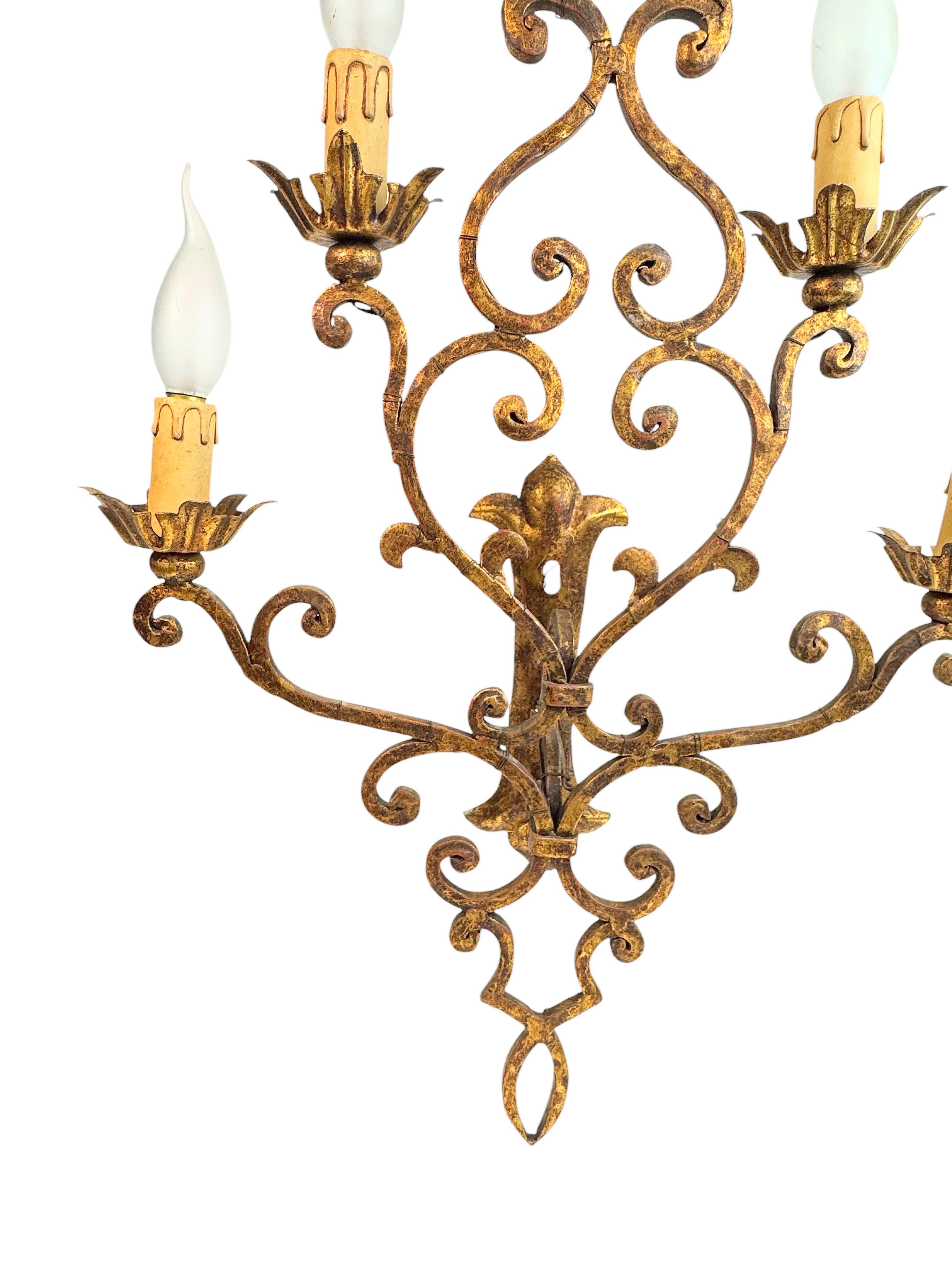Dorato Monumentale Tole Toleware italiano dorato a 5 luci, stile Banci, Italia anni '50 in vendita