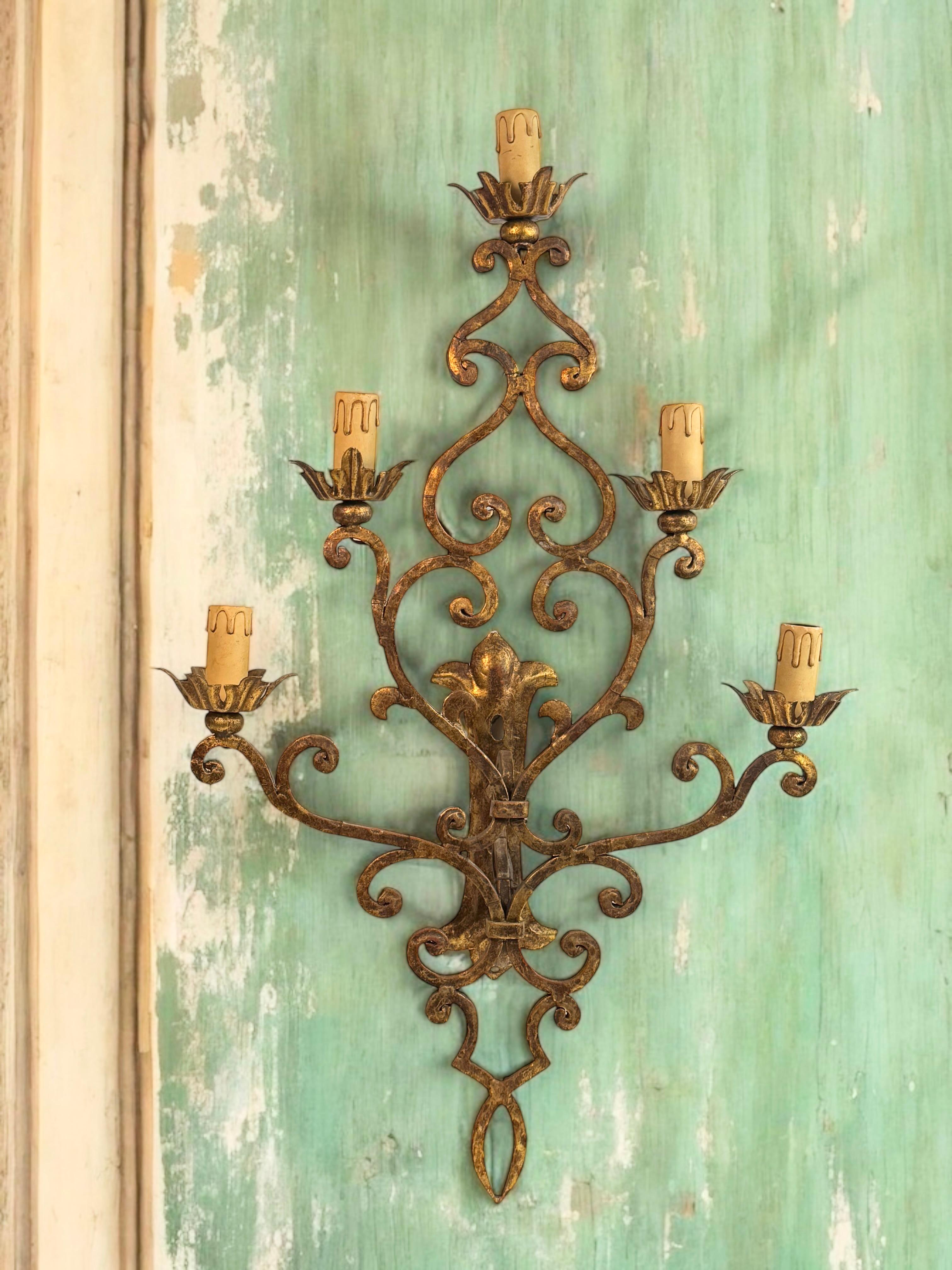 Monumentale Tole Toleware italiano dorato a 5 luci, stile Banci, Italia anni '50 in vendita 1