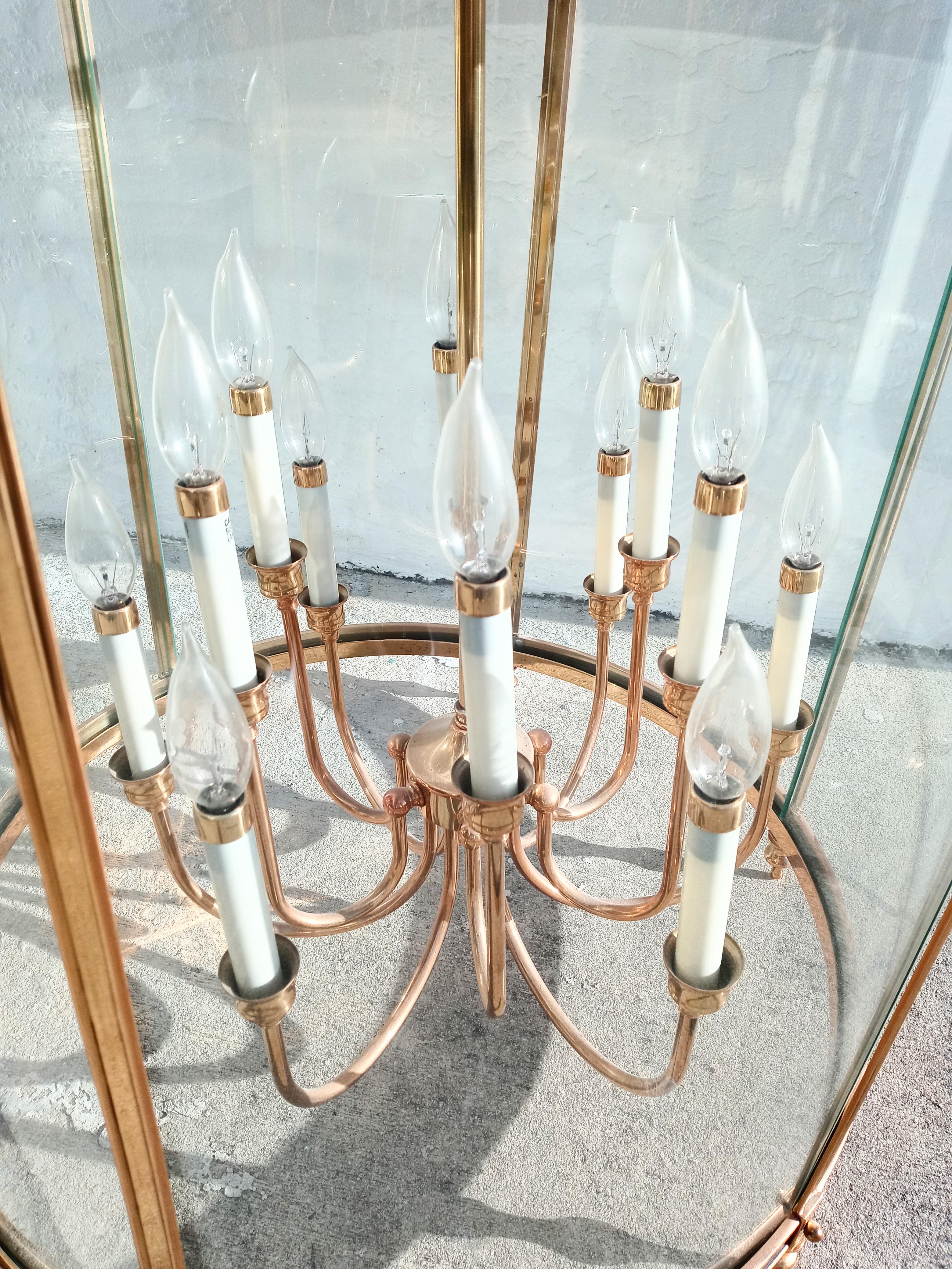 Late 20th Century Monumental Traditional Brass Curved Glass 12 Light Foyer Cylindrical Chandelier For Sale