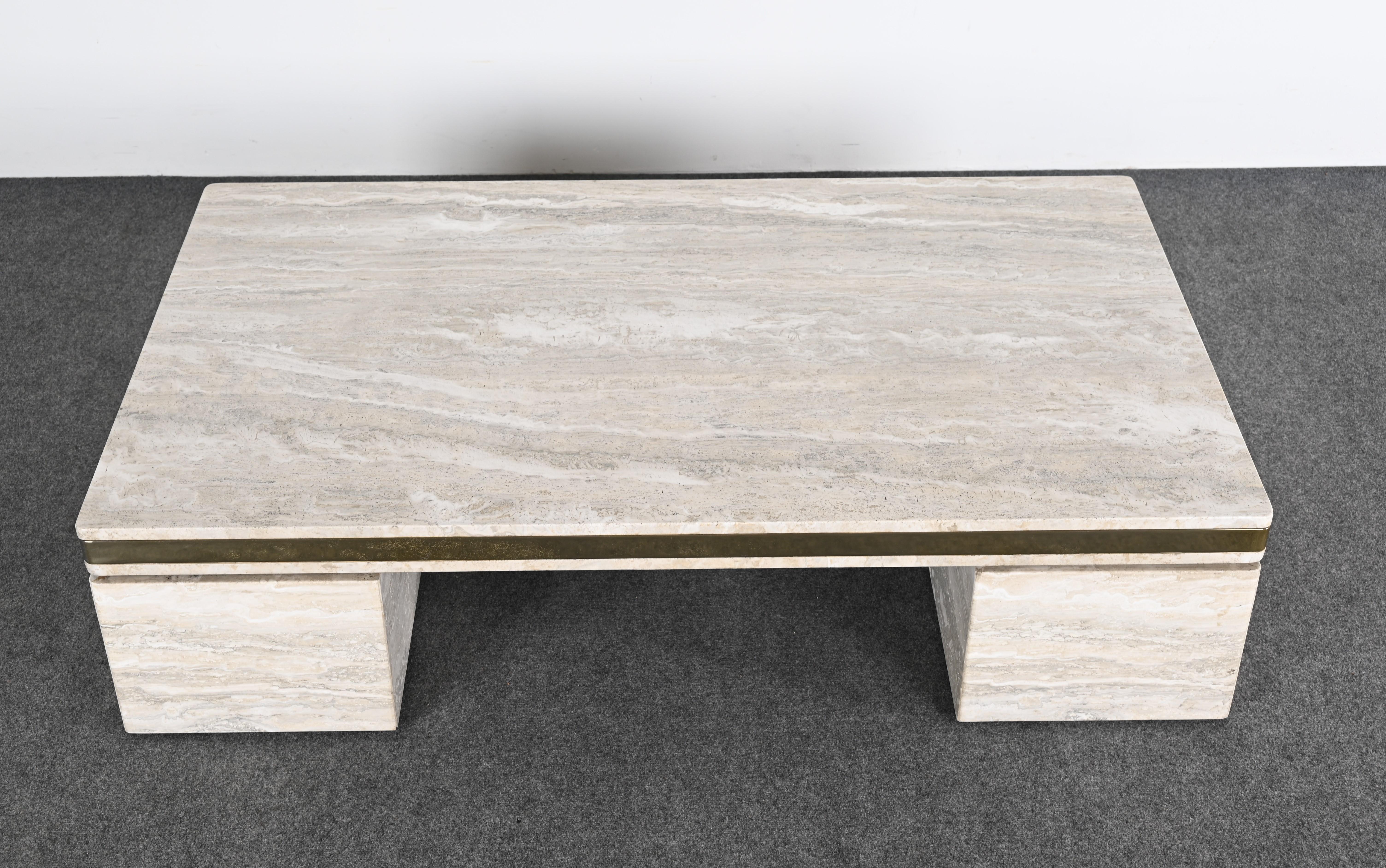 Table basse monumentale en travertin et acier inoxydable style Karl Springer Bon état - En vente à Hamburg, PA