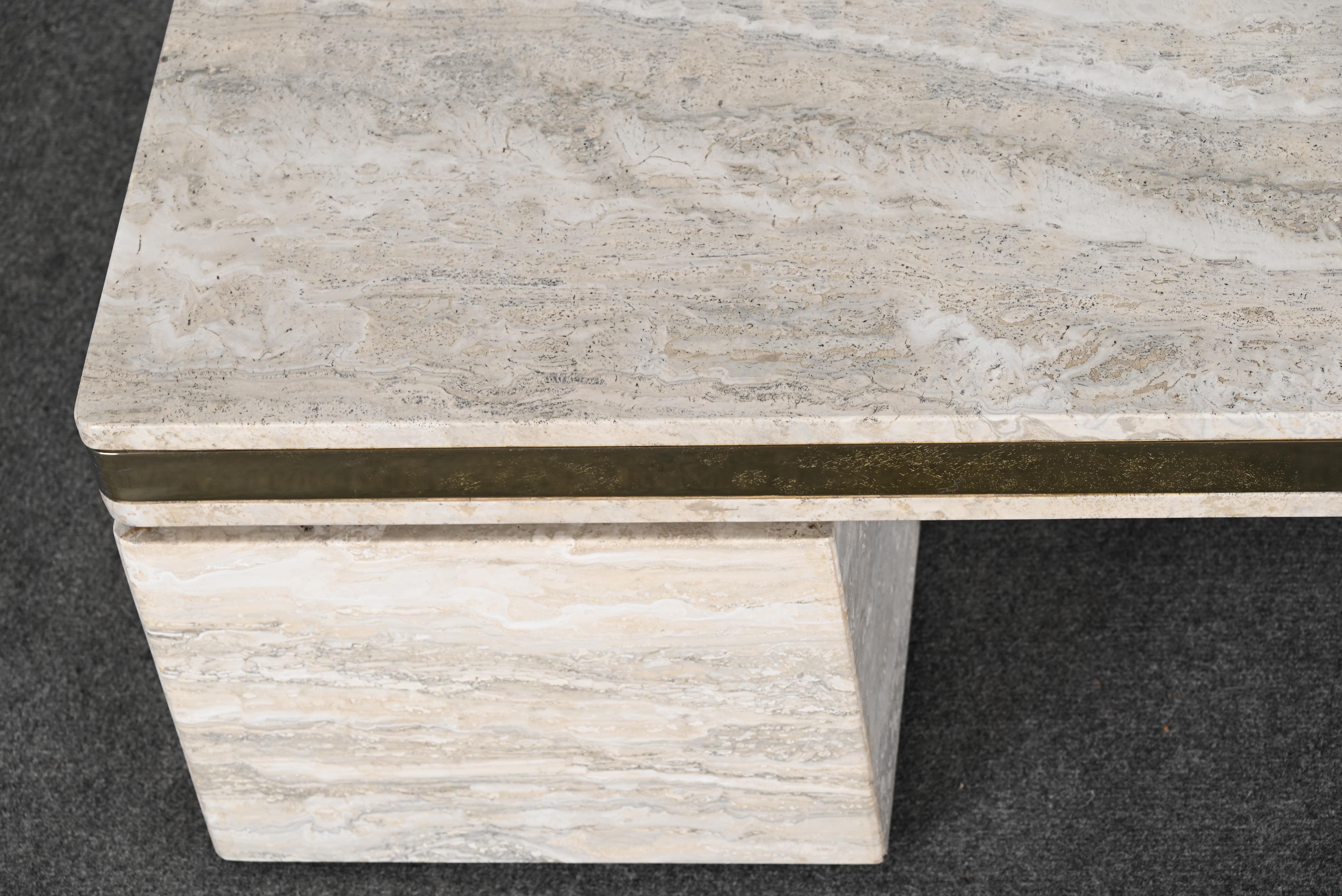 Table basse monumentale en travertin et acier inoxydable style Karl Springer en vente 1