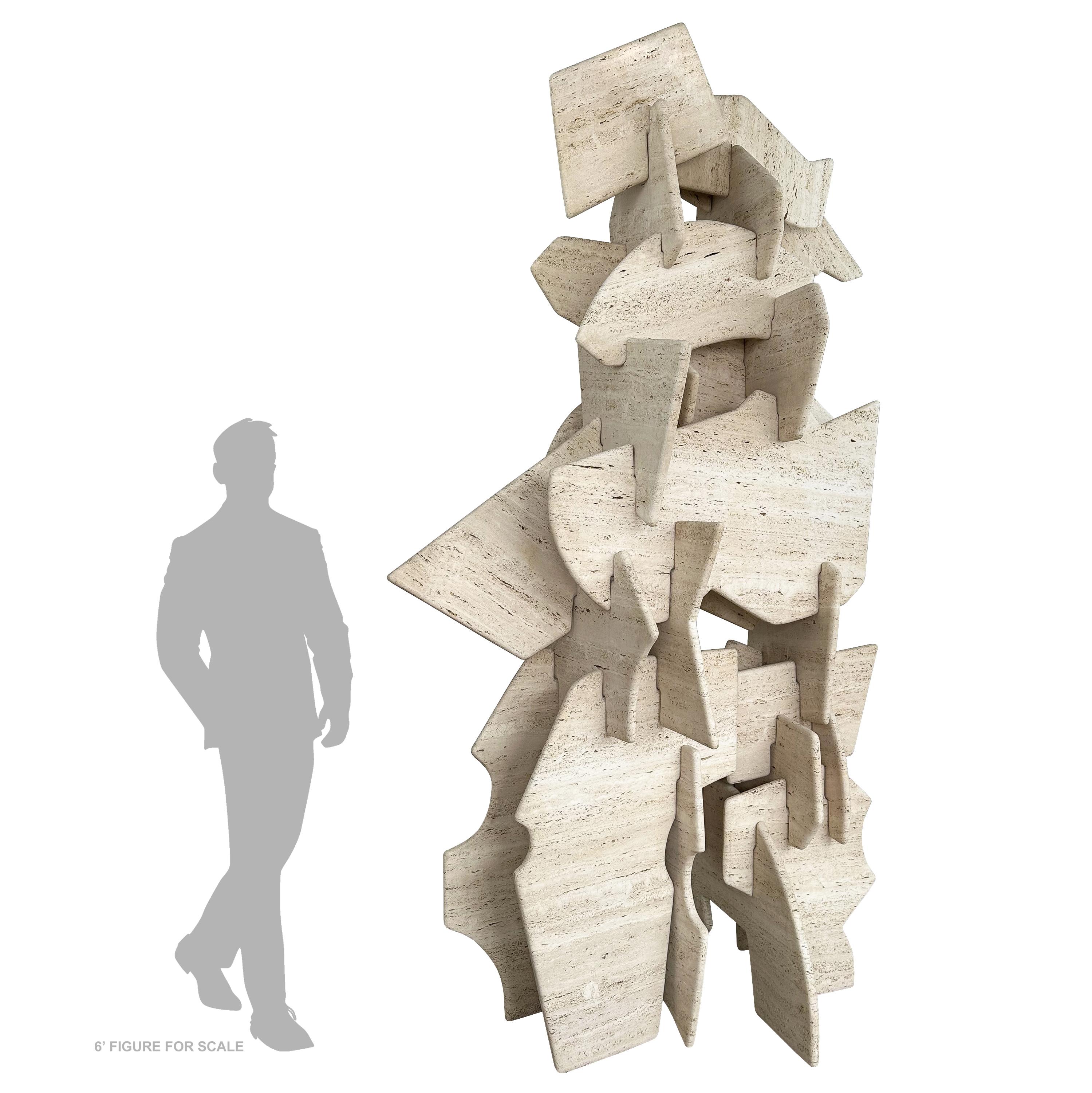 Entdecken Sie den Inbegriff künstlerischer Meisterschaft mit dieser unglaublichen, monumentalen, freistehenden Travertin-Skulptur des renommierten Künstlers Robert Winslow (geb. 1950). Dieses beeindruckende Kunstwerk mit dem Titel 