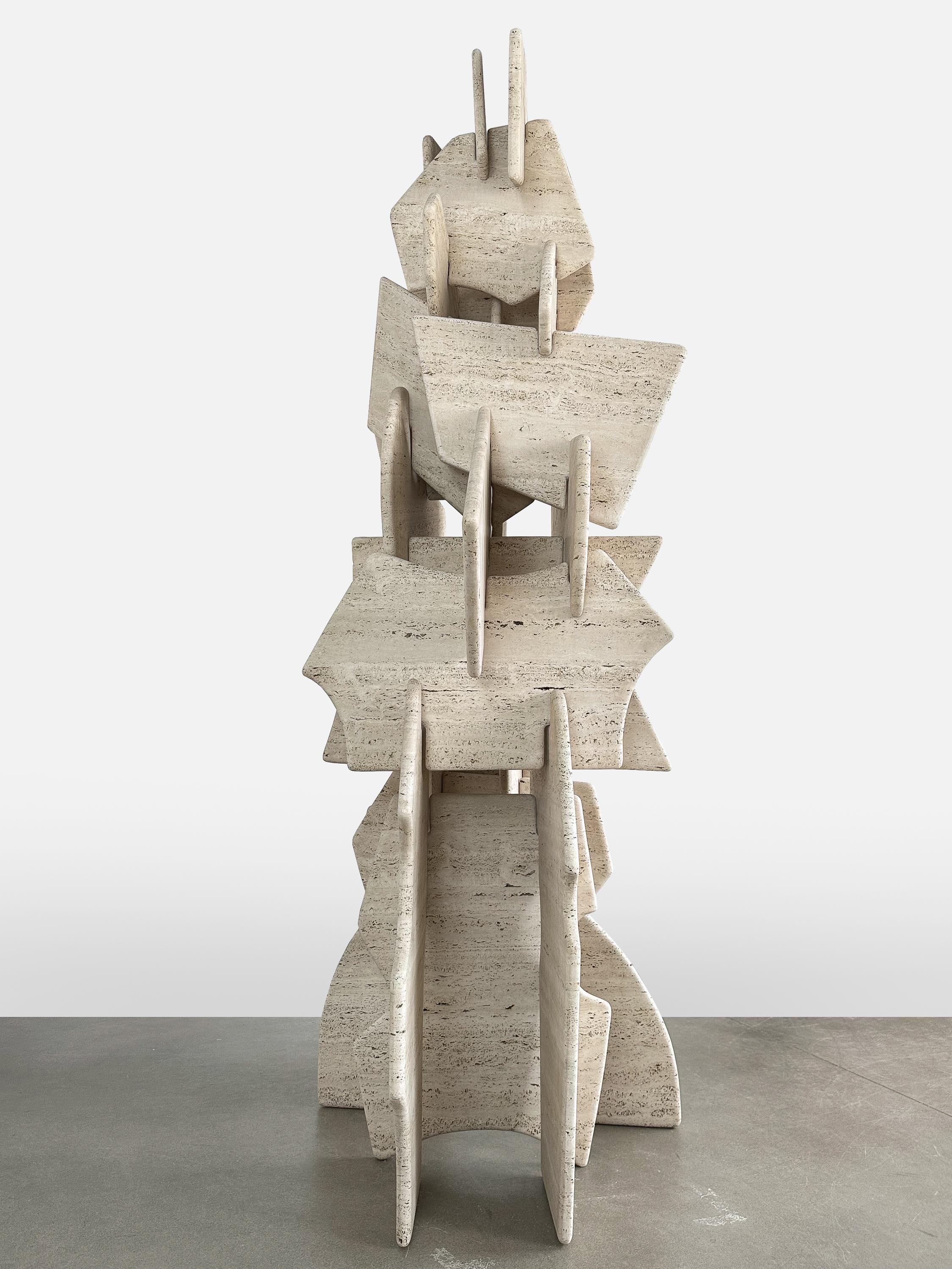 Monumentale Travertin-Skulptur „Matrix“ von Robert Winslow im Angebot 3