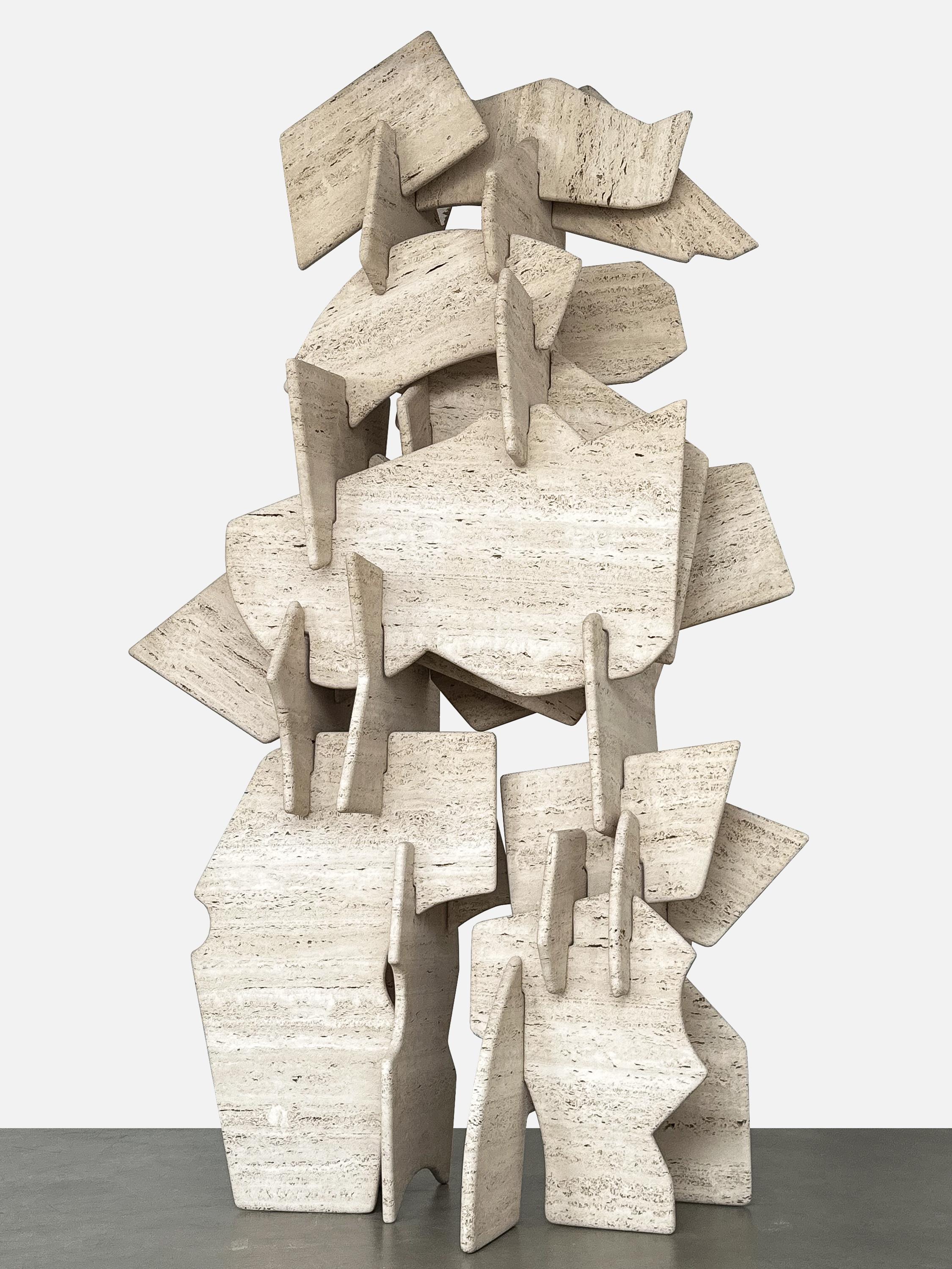 Monumentale Travertin-Skulptur „Matrix“ von Robert Winslow (amerikanisch) im Angebot