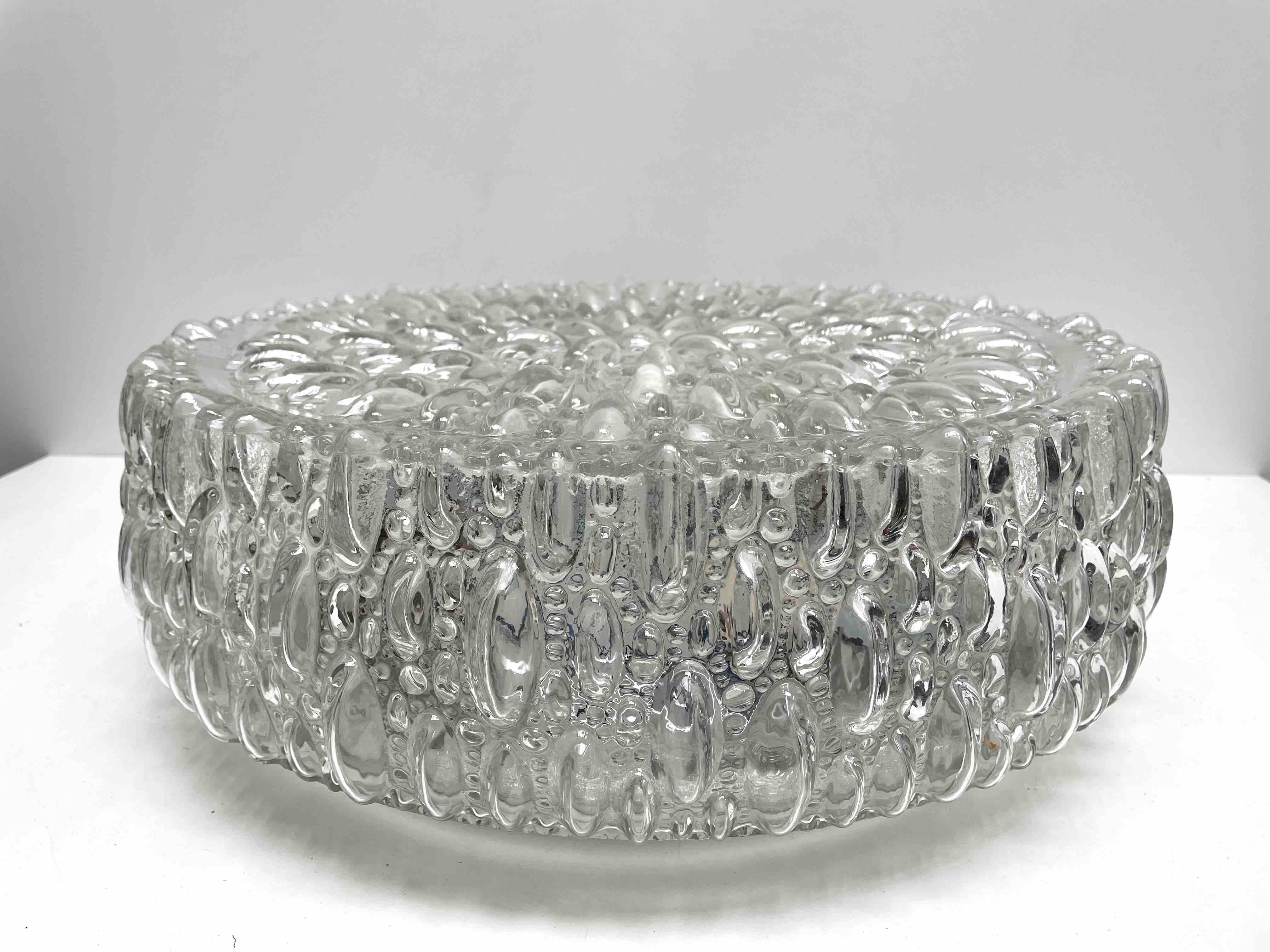 Plafonnier encastré monumental en verre bullé de style Tynell Limburg, années 1960 en vente 1