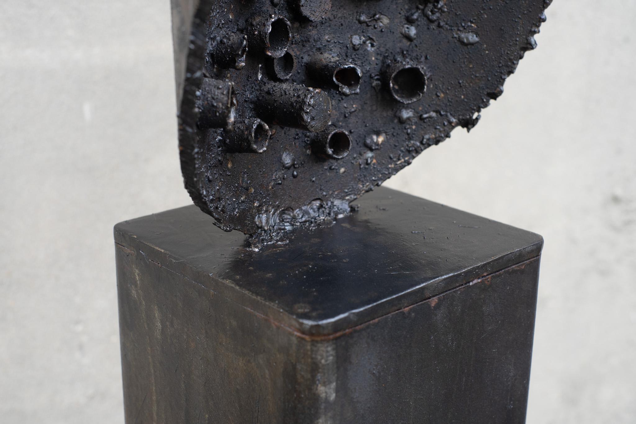 Escultura monumental y única de James Bearden de la serie de vacíos 