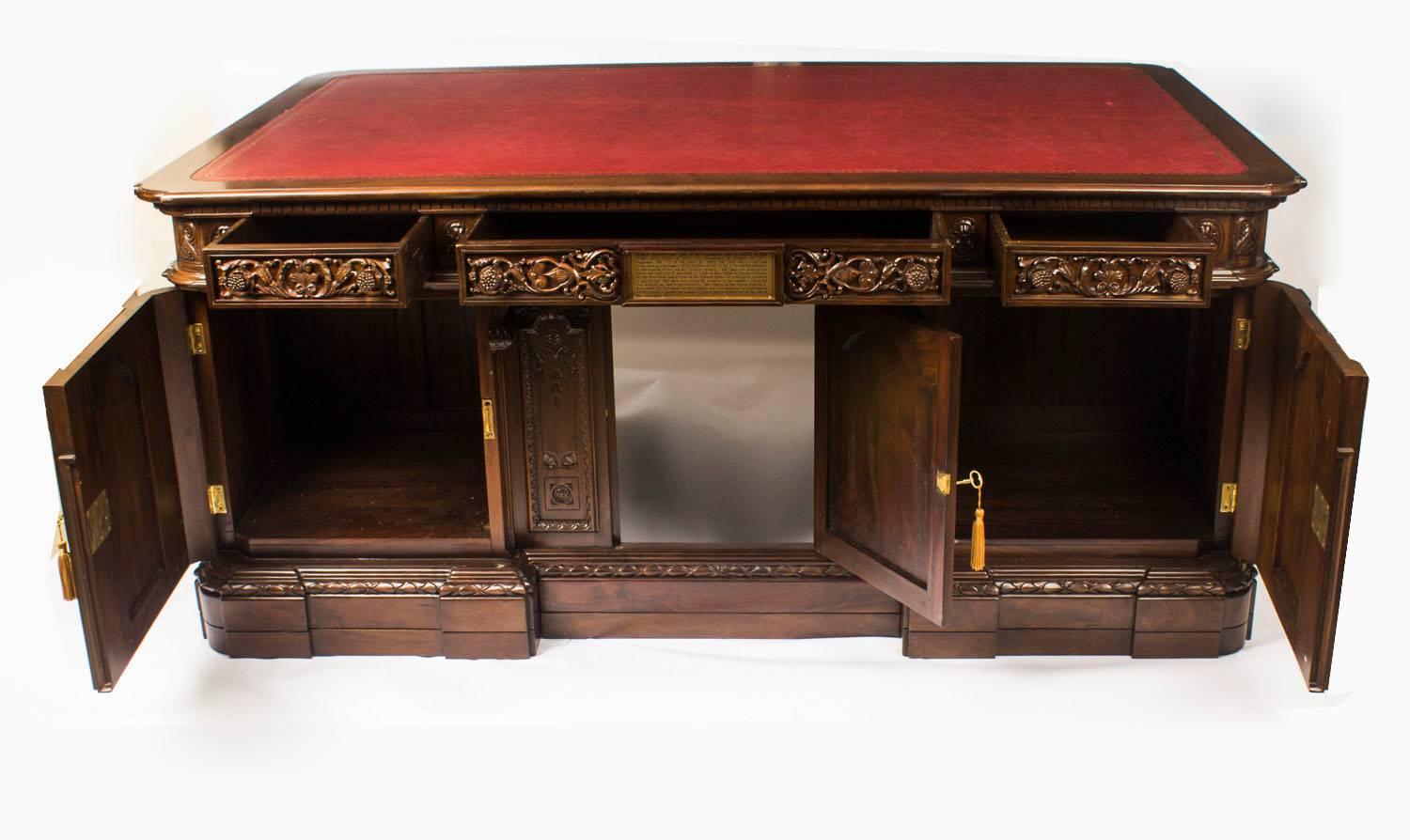 Monumental US Presidents Resolute Partners Desk, 20th Century 7