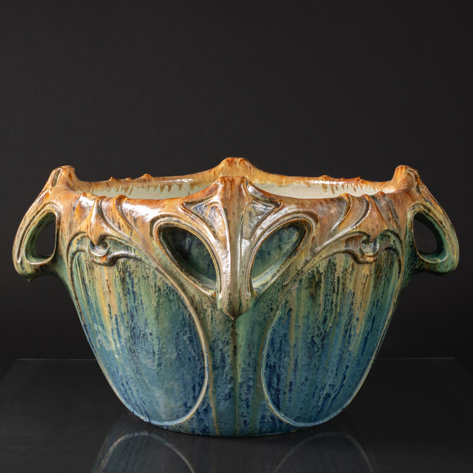 Exhibitions:
Displayed at the Winter Exhibition in 1903/04, Imperial & Royal Austrian Museum for Art and Industry, Vienna

Provenance:
MAK Museum, Vienna: Inventory #K1 7571-60