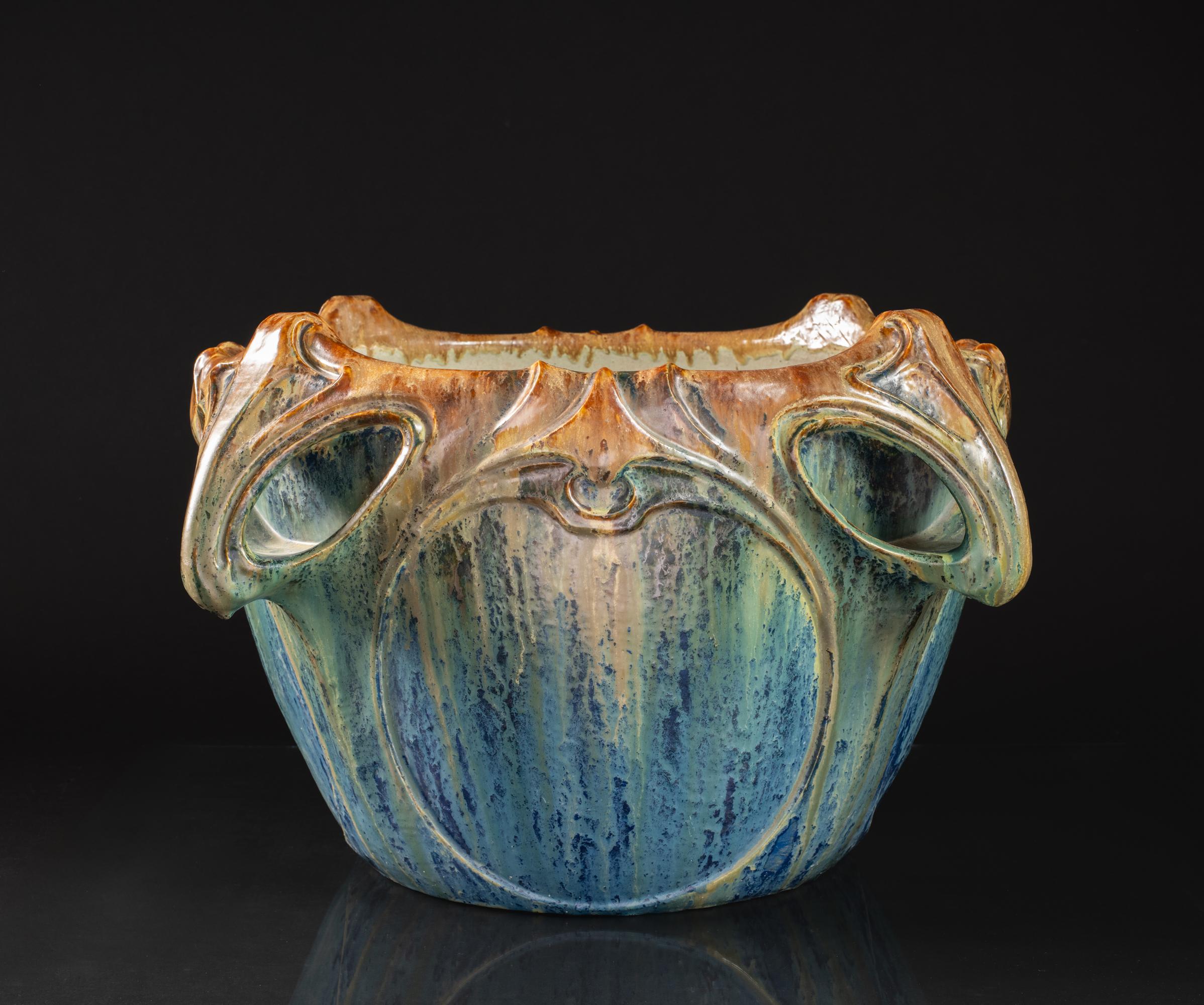 Monumental Vase Art Nouveau en venta
