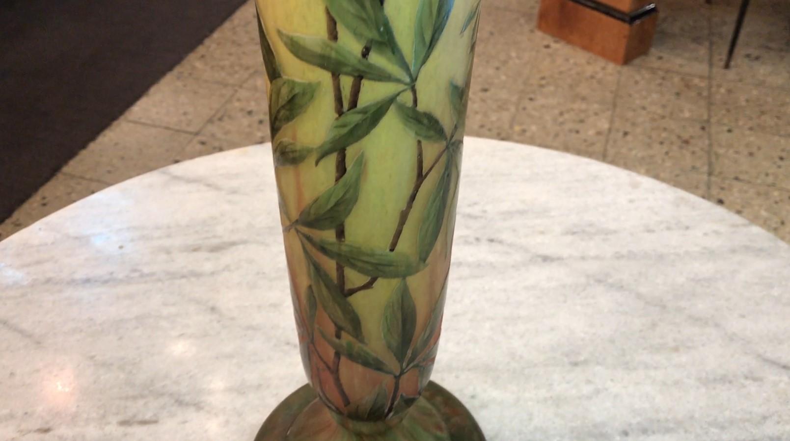 Vase monumental, signé Daum Nancy France, ( fleurs de cerisier) Style : Art nouveau en vente 10