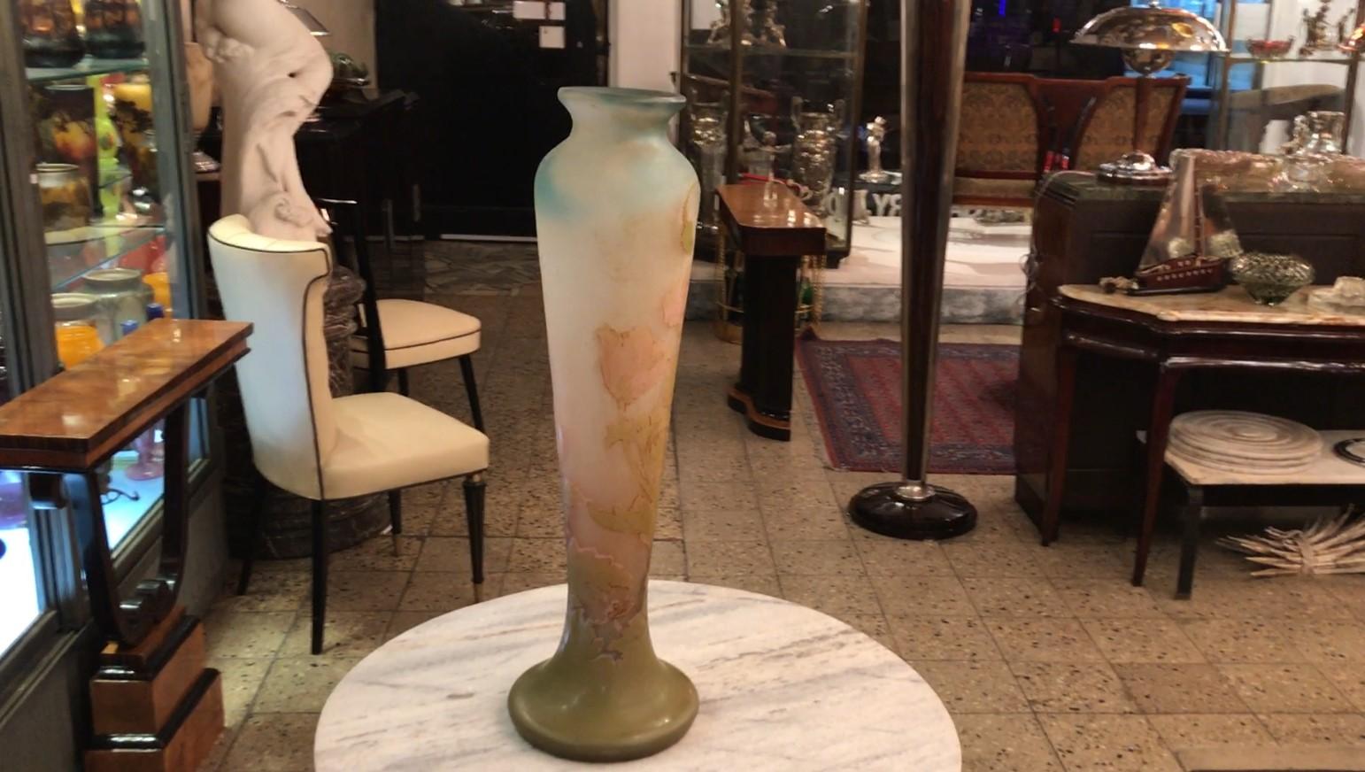 Monumental Vase, Sign: Gallé, Style: Jugendstil, Art Nouveau, Liberty, 1850 In Good Condition For Sale In Ciudad Autónoma Buenos Aires, C