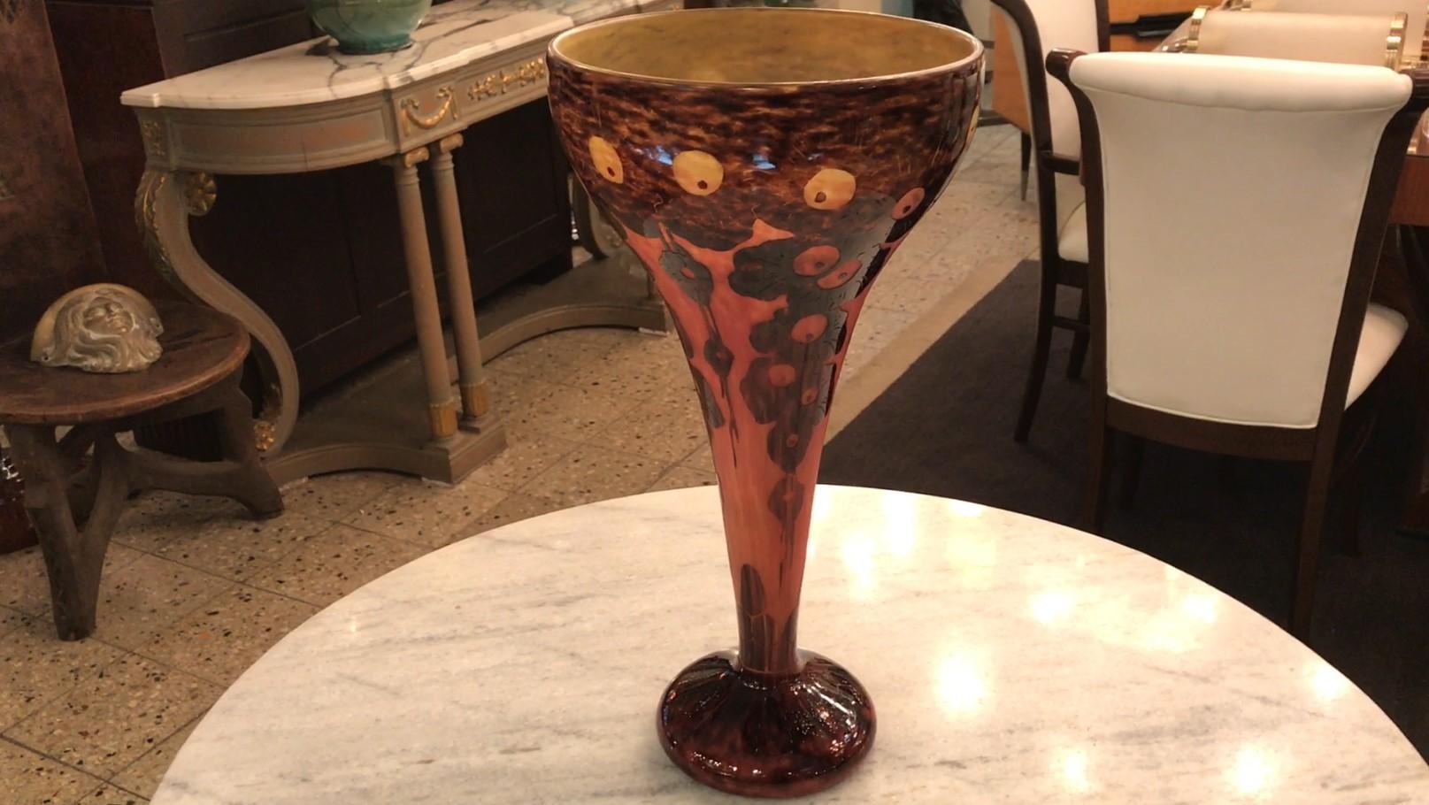 Vase Monumental Signe : Le Verre Francais ( Decoration Chene ) en vente 6