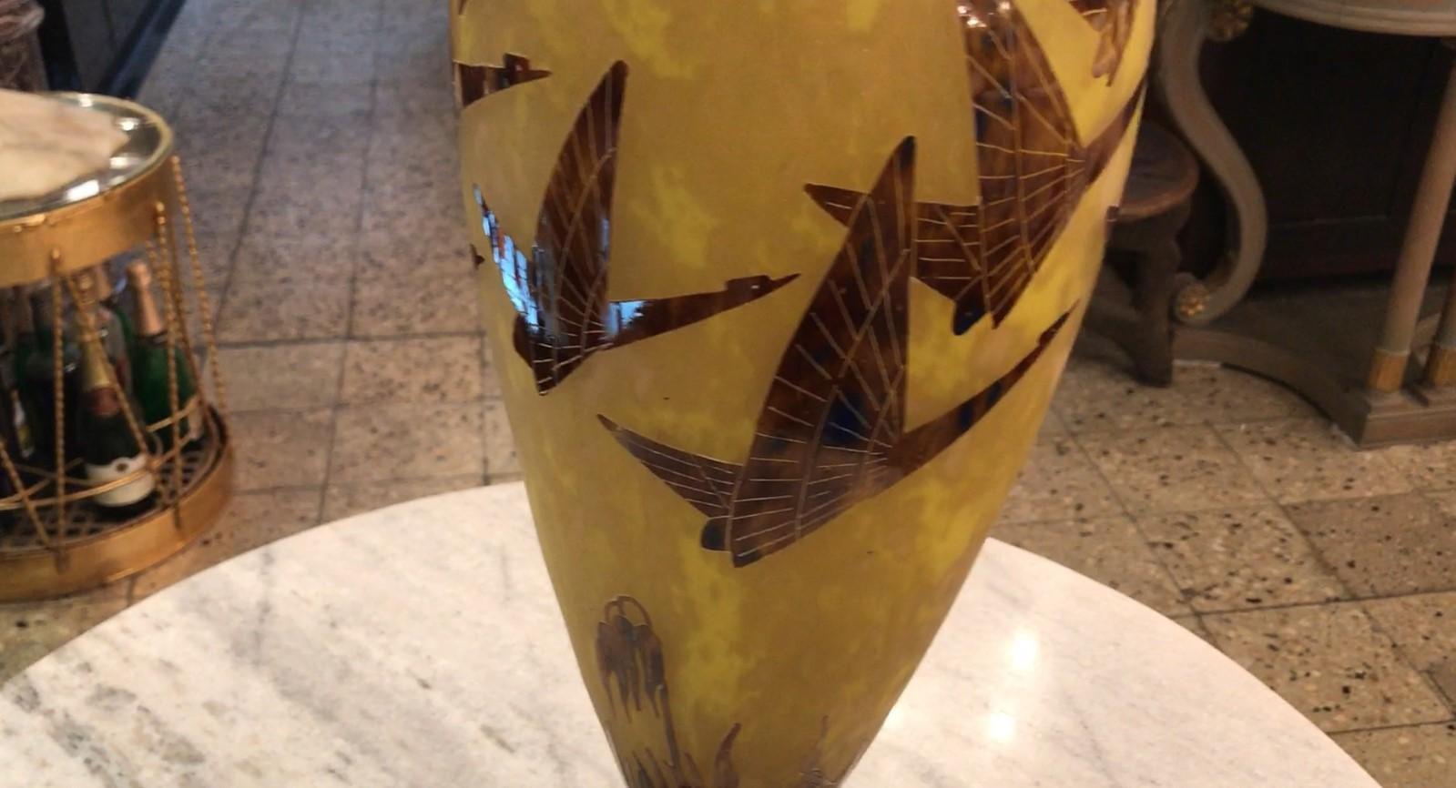 Vase Monumental Sign : Le Verre Francais France ( Decoration Halbrans ) en vente 8