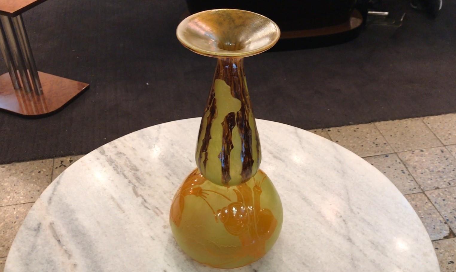 Vase Sign: Le Verre (Decoration Escargots / Snails) , Style:  Art Nouveau For Sale 7