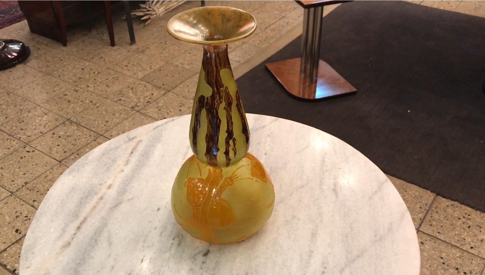 Signature du vase : Le Verre (Décoration Escargots / escargots) , Style :  Art nouveau en vente 13