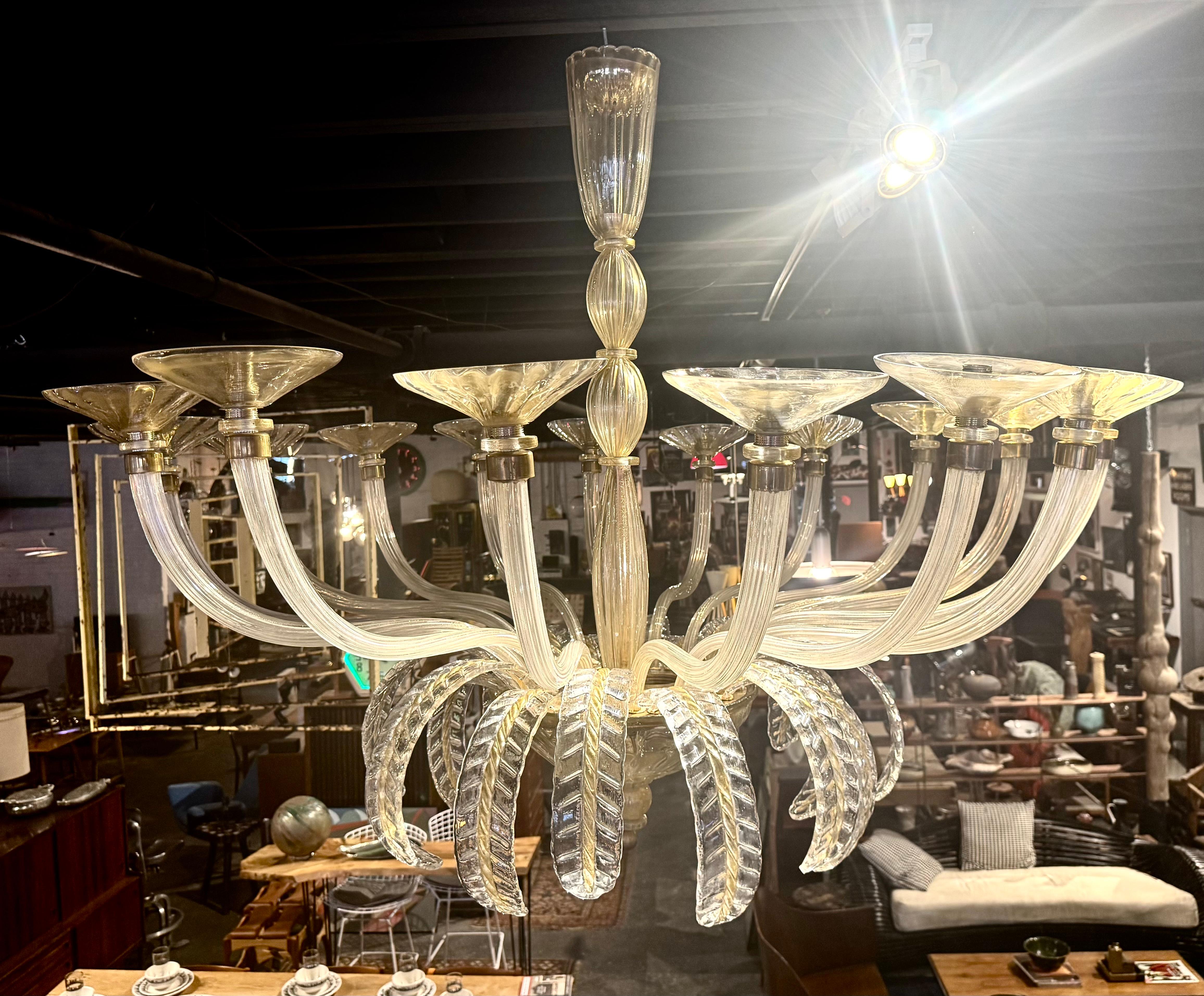 Monumentale lampadario veneziano Barovier in vetro di Murano dorato, Italia, anni '50 4