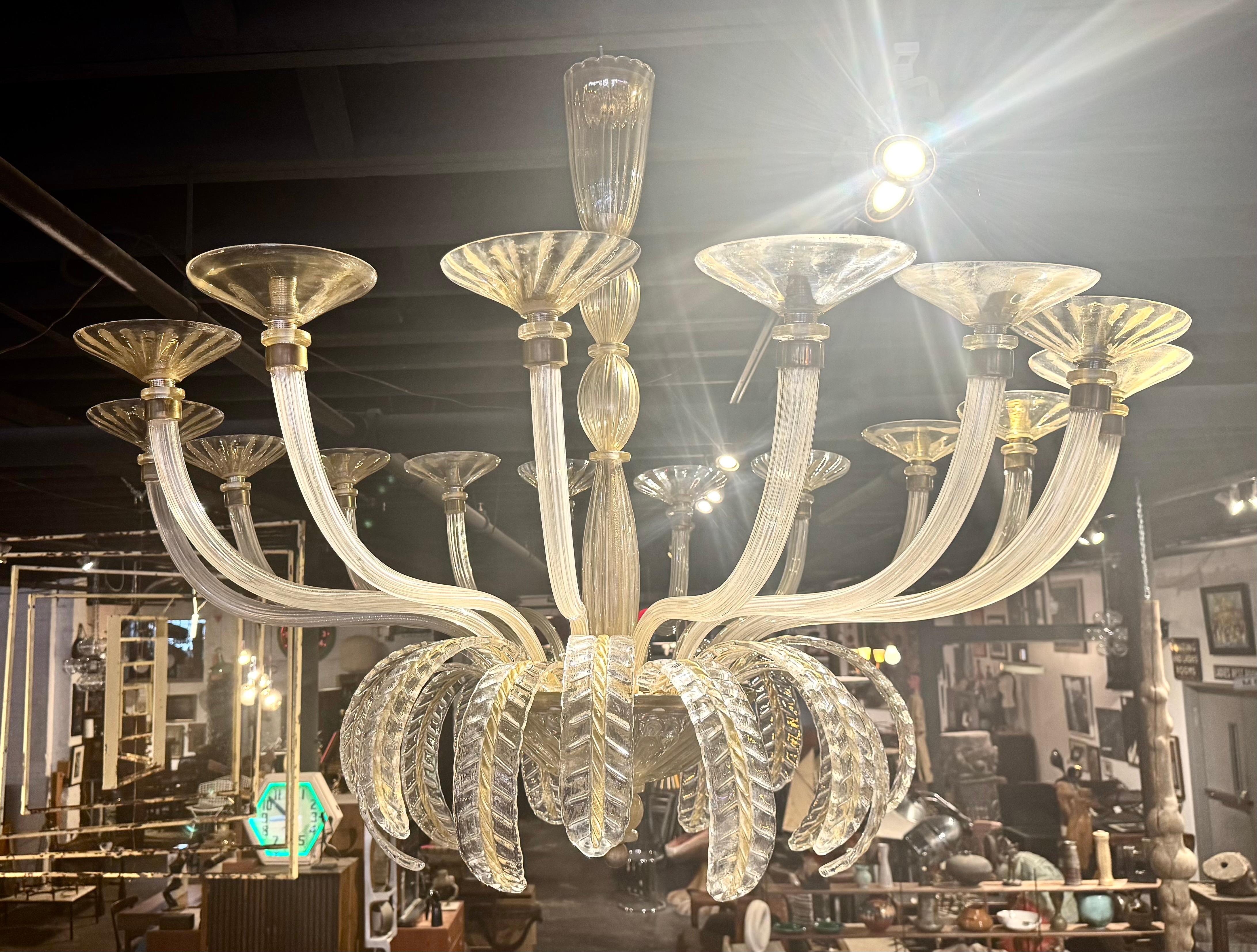Monumentale lampadario veneziano Barovier in vetro di Murano dorato, Italia, anni '50 5