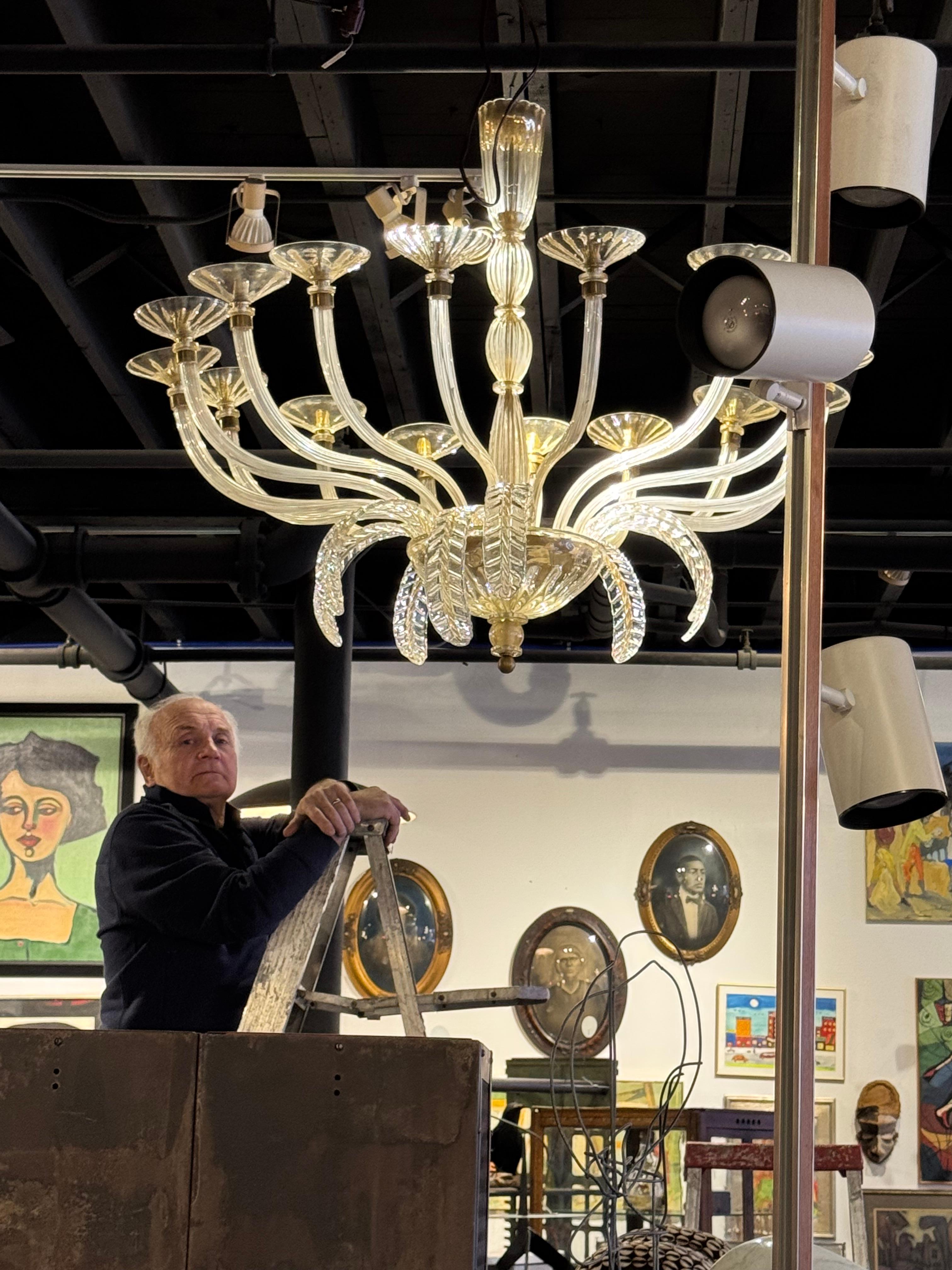 Fatto a mano Monumentale lampadario veneziano Barovier in vetro di Murano dorato, Italia, anni '50