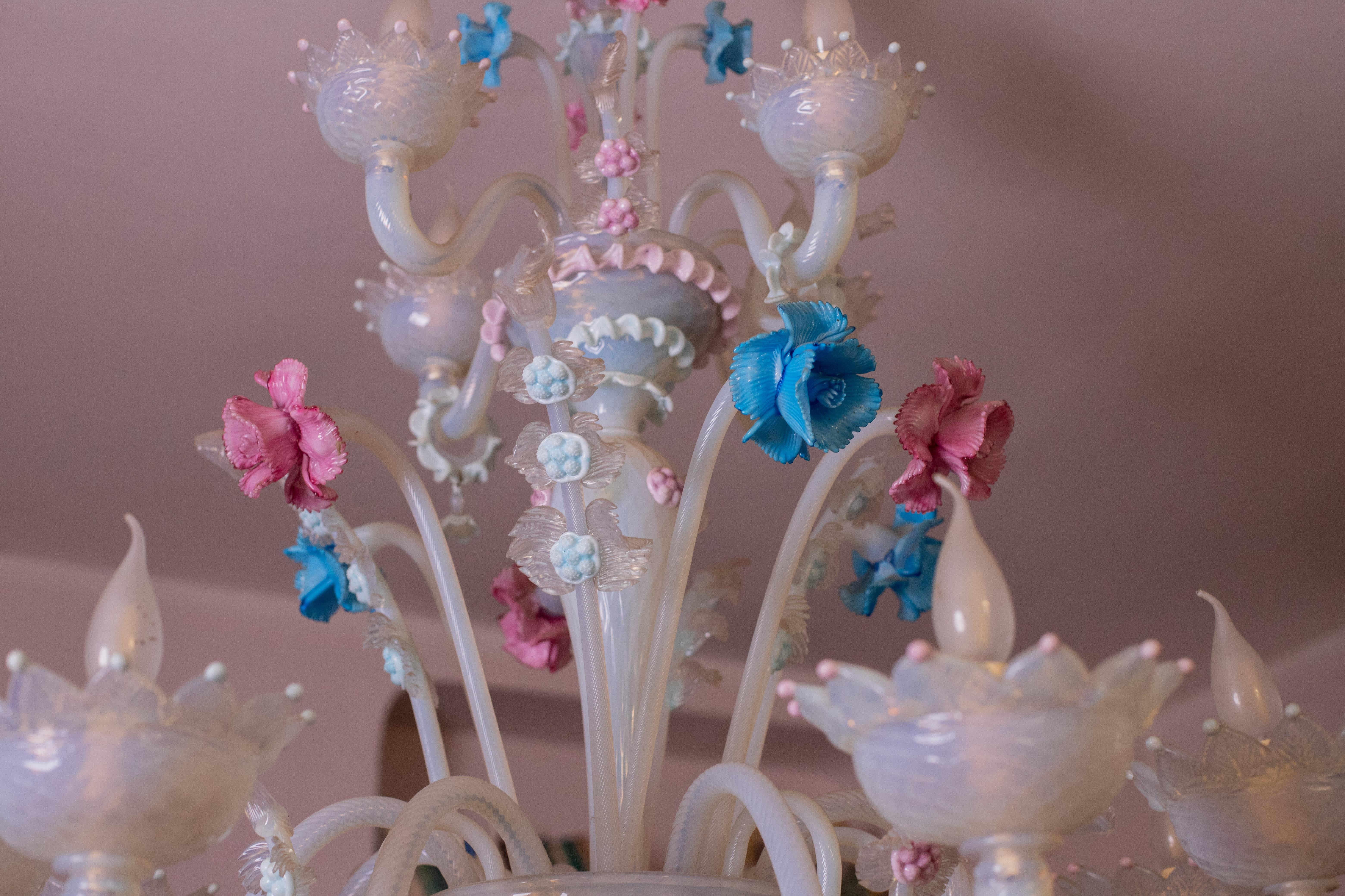 Monumental lustre Murano à fleurs vénitiennes, 12 bras de lumière, années 1950 en vente 11