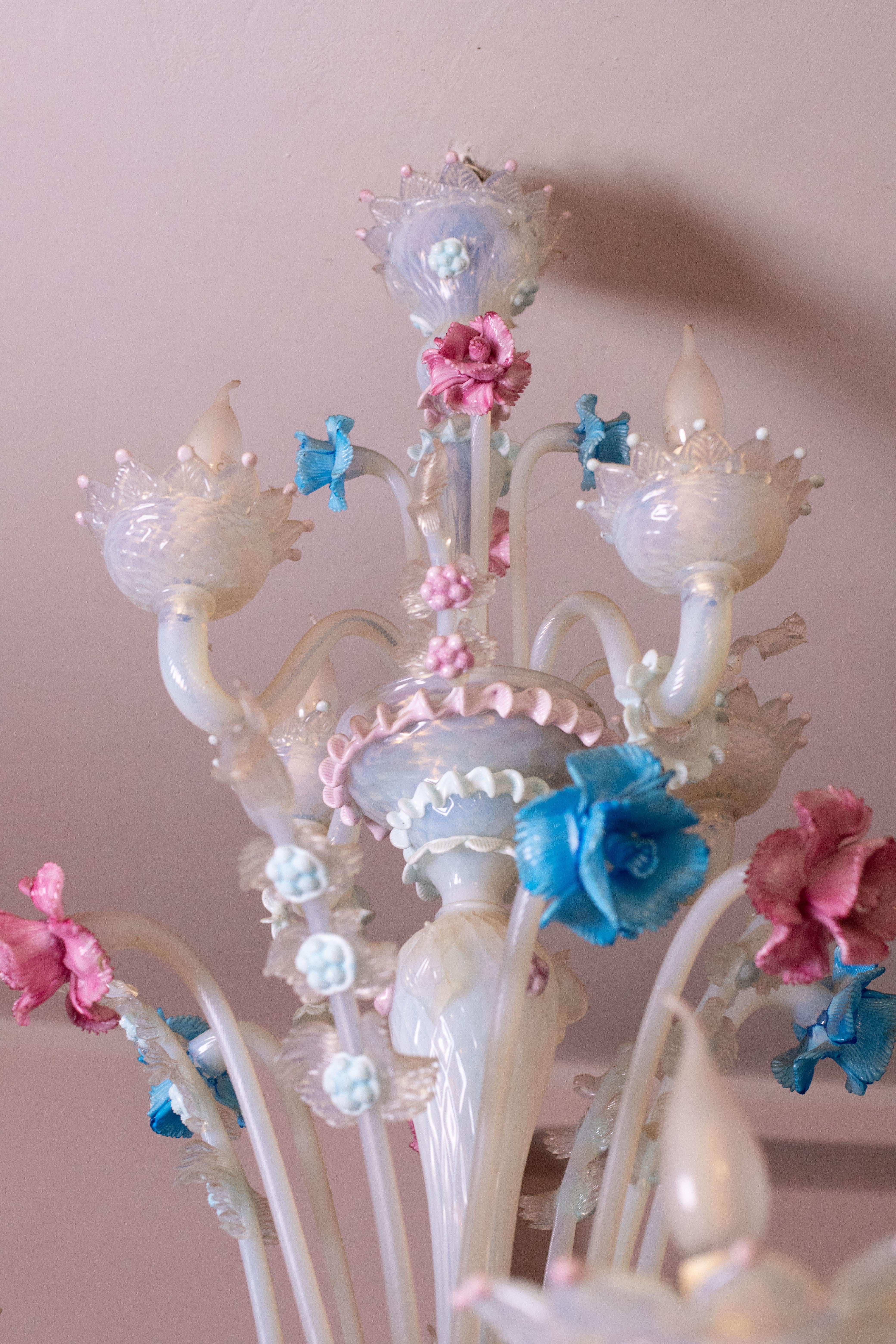 Monumental Venetian Flowers Murano Chandelier, 12 Arms, 1950s In Good Condition For Sale In Roma, IT