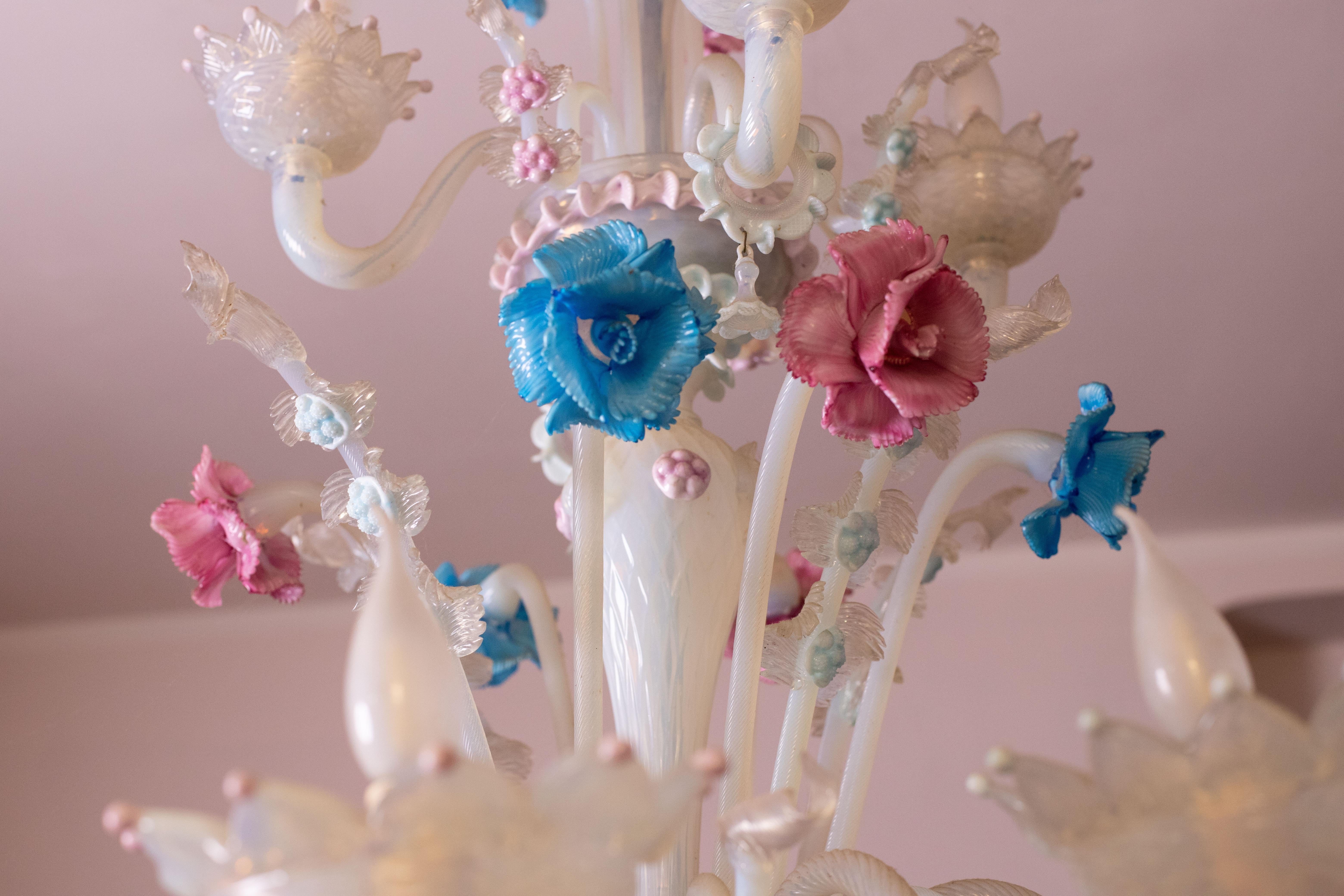 Mid-20th Century Monumental Venetian Flowers Murano Chandelier, 12 Arms, 1950s For Sale