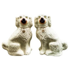 Monumentales Perros Spaniel de Cerámica Inglesa de Staffordshire de la Época Victoriana - Pareja