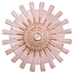 Monumentale specchio d'epoca italiano intagliato a raggiera a quattro livelli