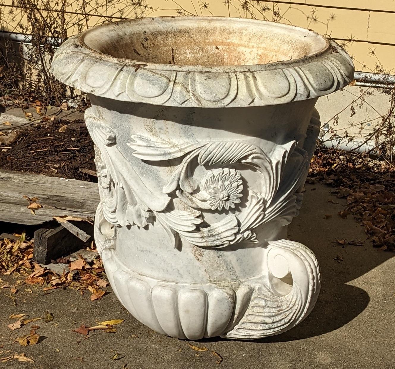 Monumental Jardinera Urna de Mármol Neoclásica Italiana Vintage Jardinera 42 en venta 4