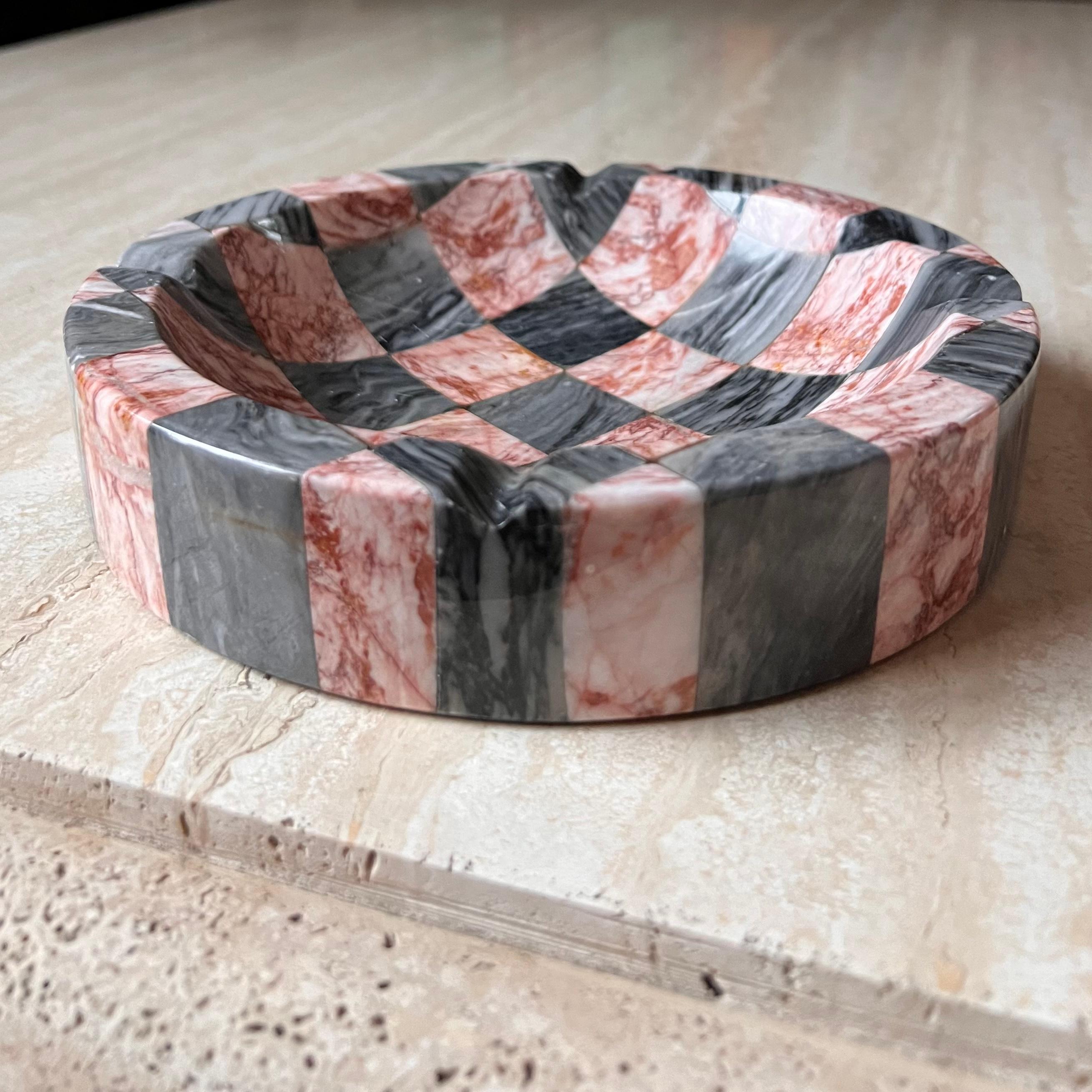 Monumental Vintage Italian Pink and Gray Checkered Marble Ashtray, circa 1960 In Good Condition In View Park, CA