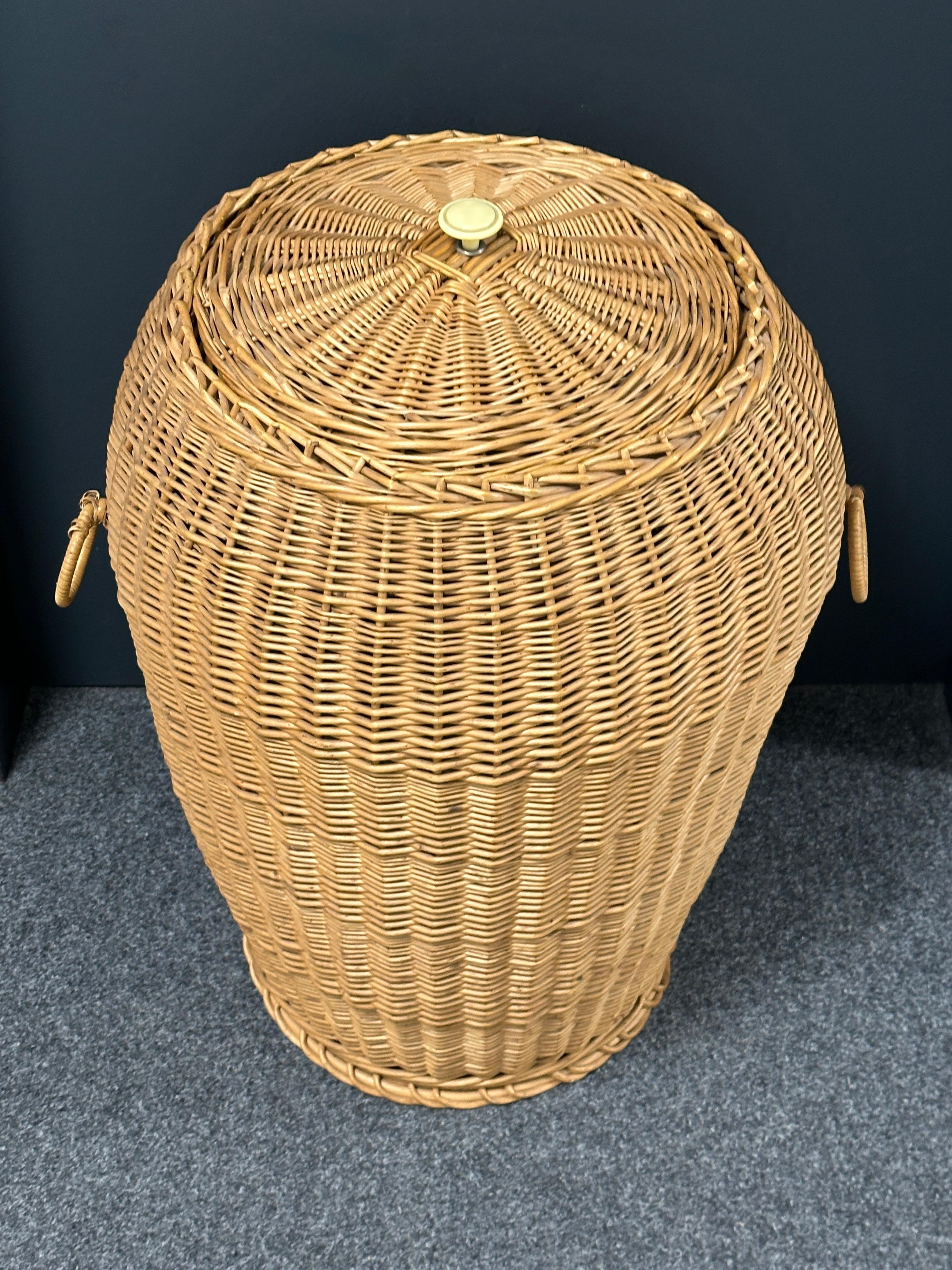 Monumental Vintage Midcentury Wicker Laundry Basket Hamper, 1970s, German For Sale 5