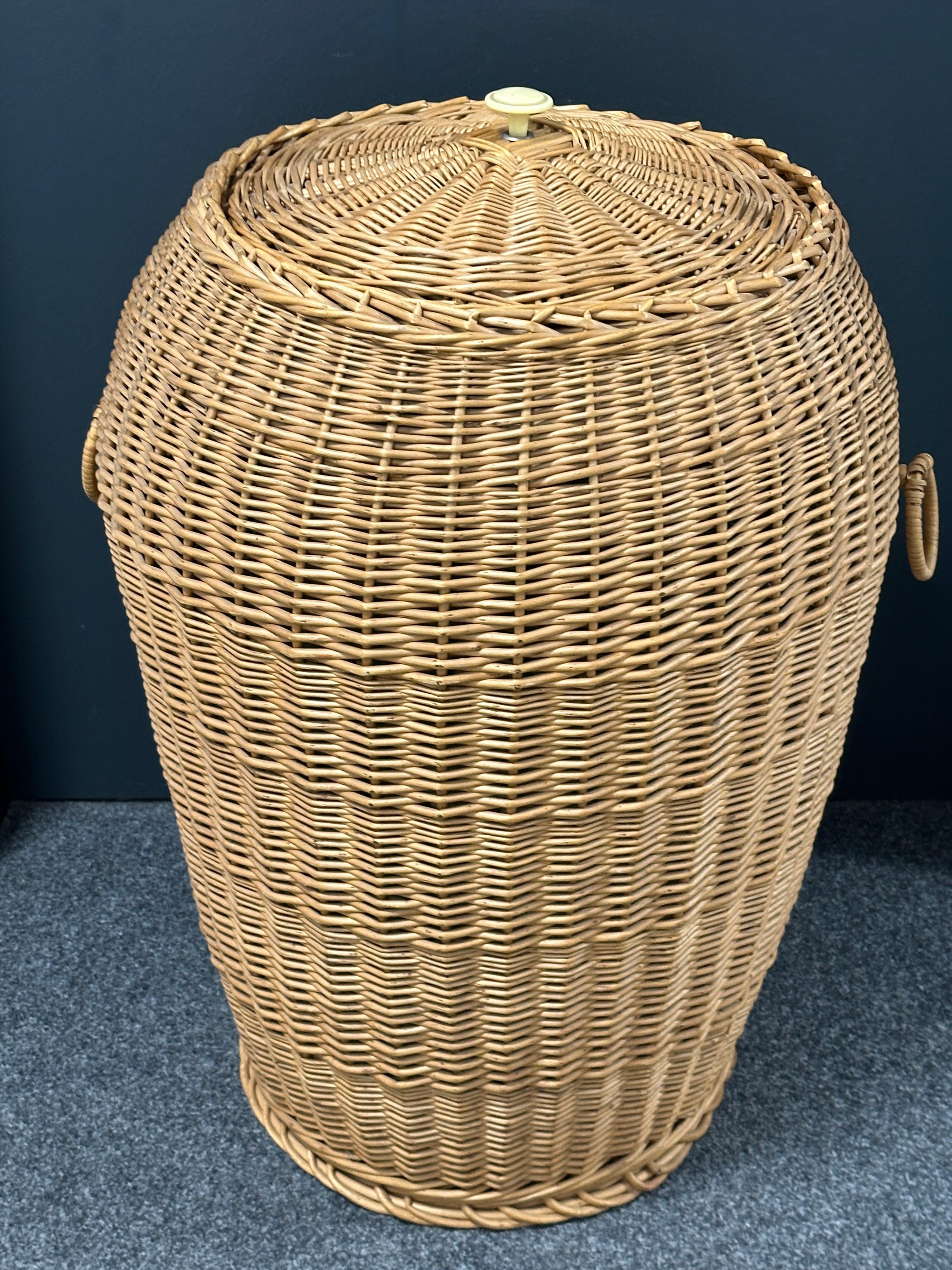 Monumental Vintage Midcentury Wicker Laundry Basket Hamper, 1970s, German For Sale 7