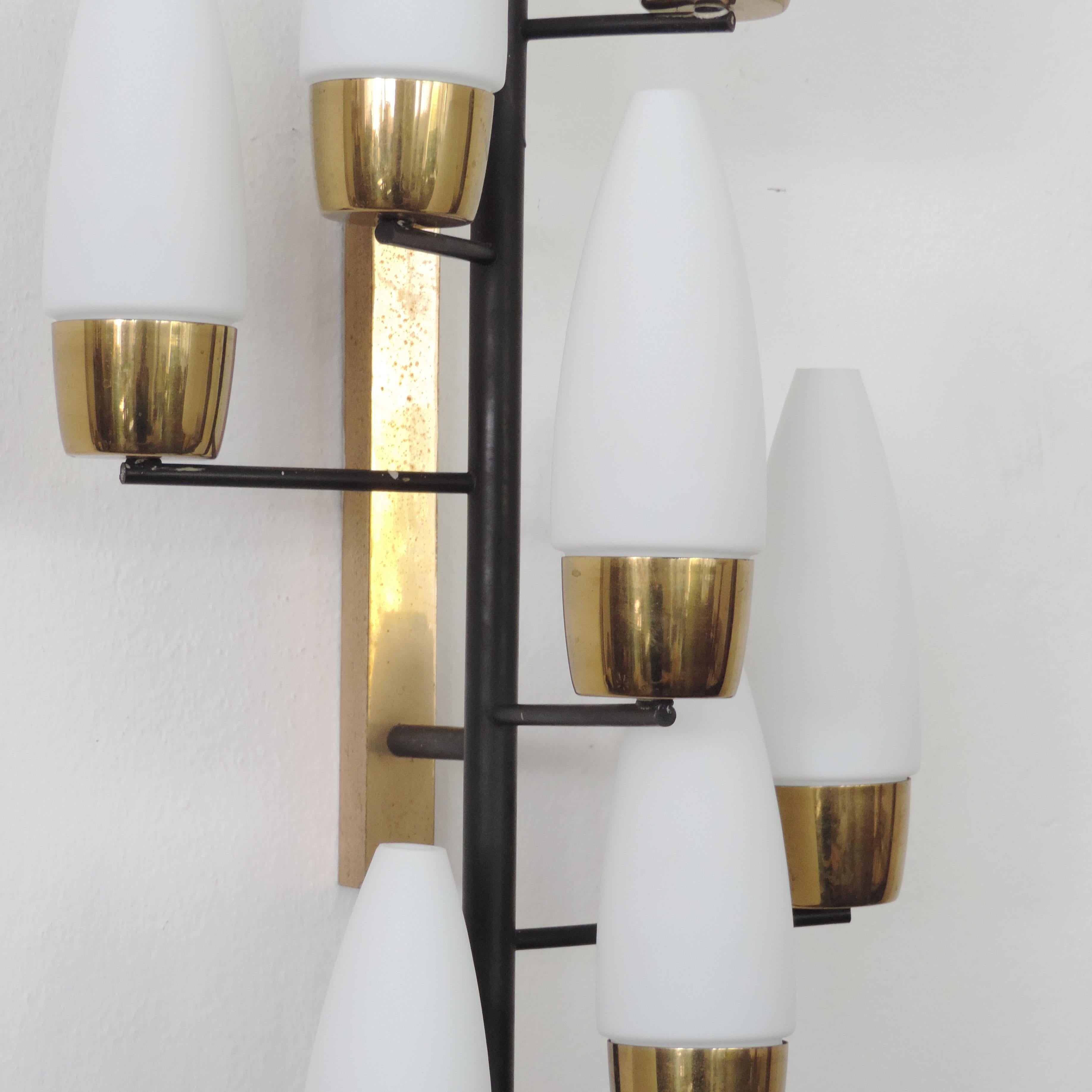 Monumental Wall Lamp Attributed to Stilnovo, Italy, 1950s For Sale 1
