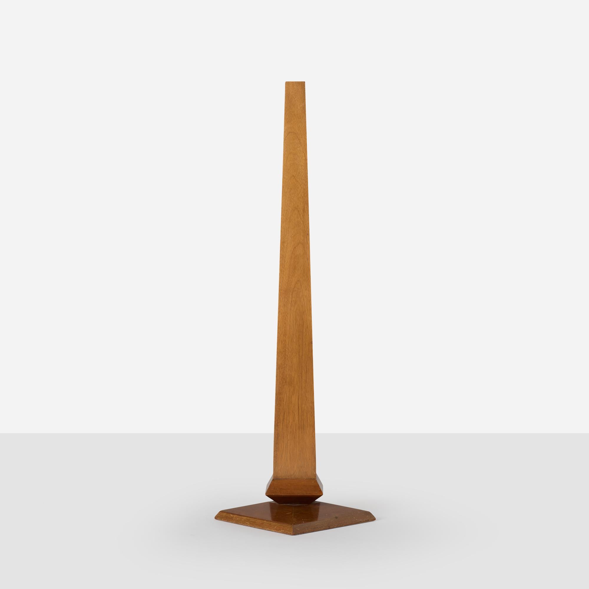 Monumental Weed Holder by Frank Lloyd Wright for Minic Accessories

Made from mahogany with a copper insert and matching copper label, this tall weed holder was designed by Frank Lloyd Wright and produced by Valentine Minnich of Minic Accessories in