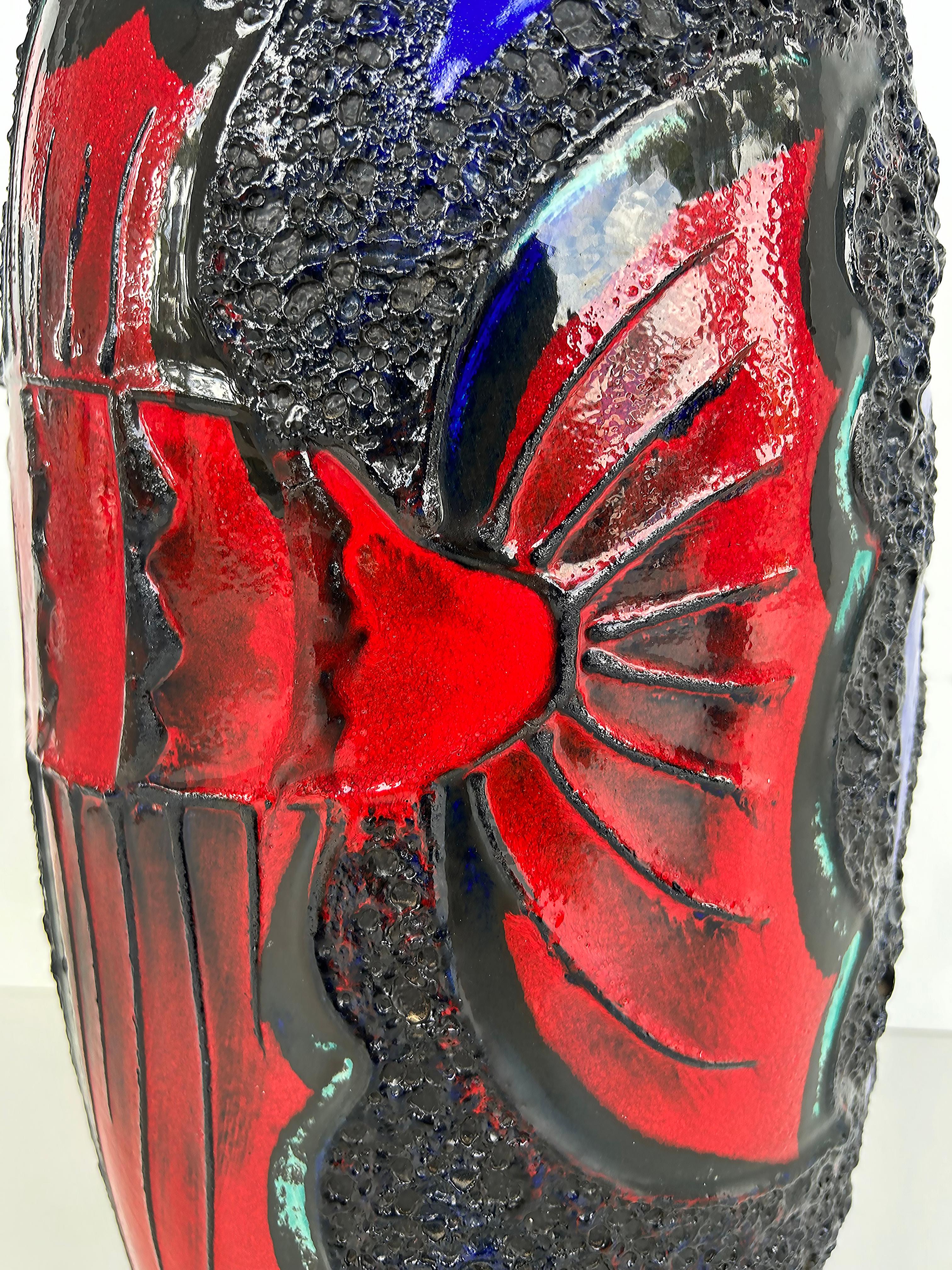 Monumentale westdeutsche Lavaglasur-Fischvasen aus Keramik mit Lavaglasur, farbenfrohes Paar (Handbemalt) im Angebot