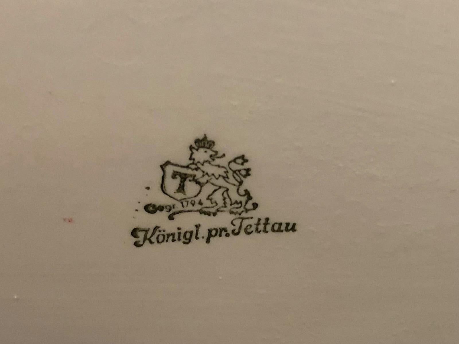 Vaso o portaombrelli monumentale in porcellana bianca di bisquit, Germania, anni '60 in vendita 8
