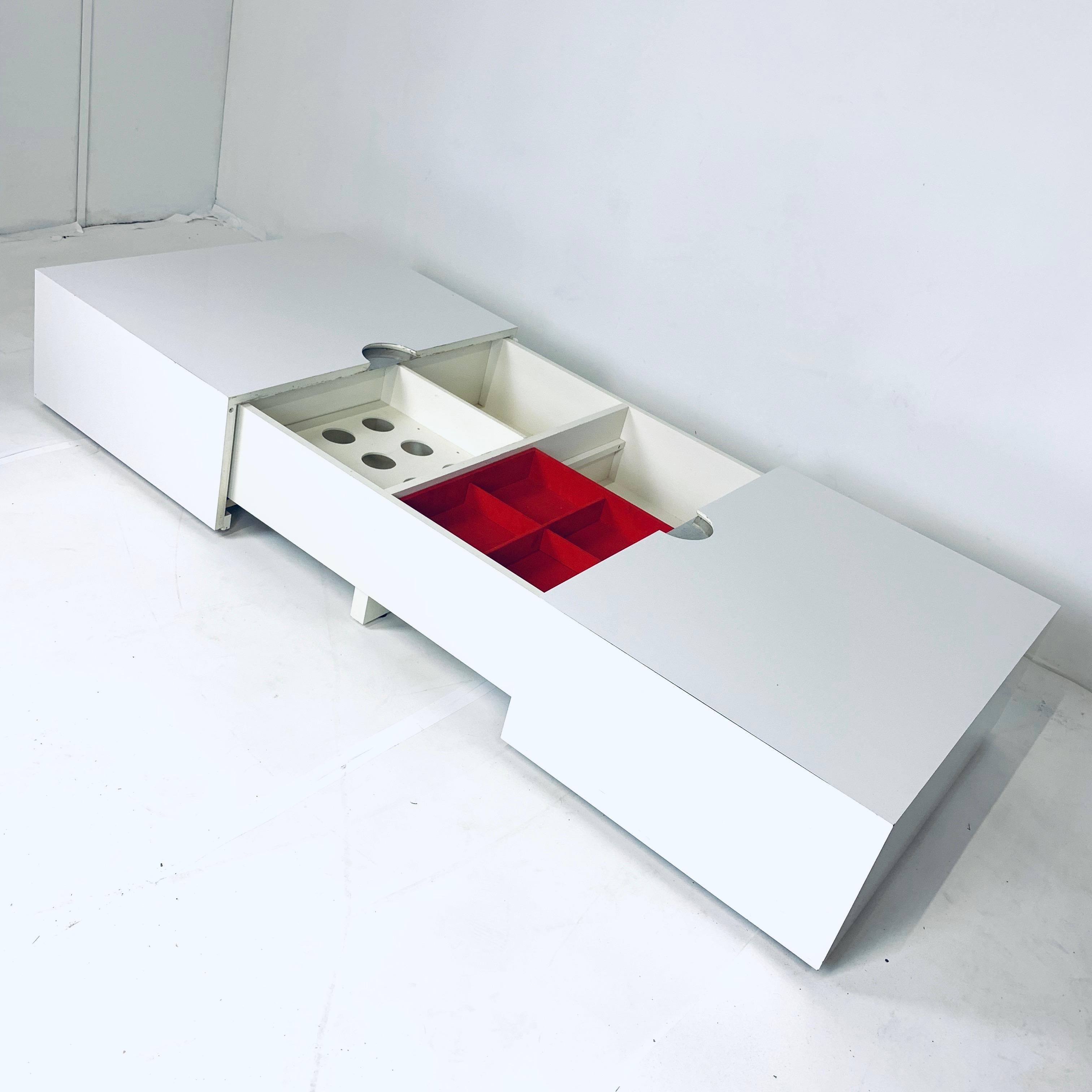 Monumental White & Stainless Op-Art Pop Convertible Storage / Bar / Coffee Table In Good Condition In Hudson, NY