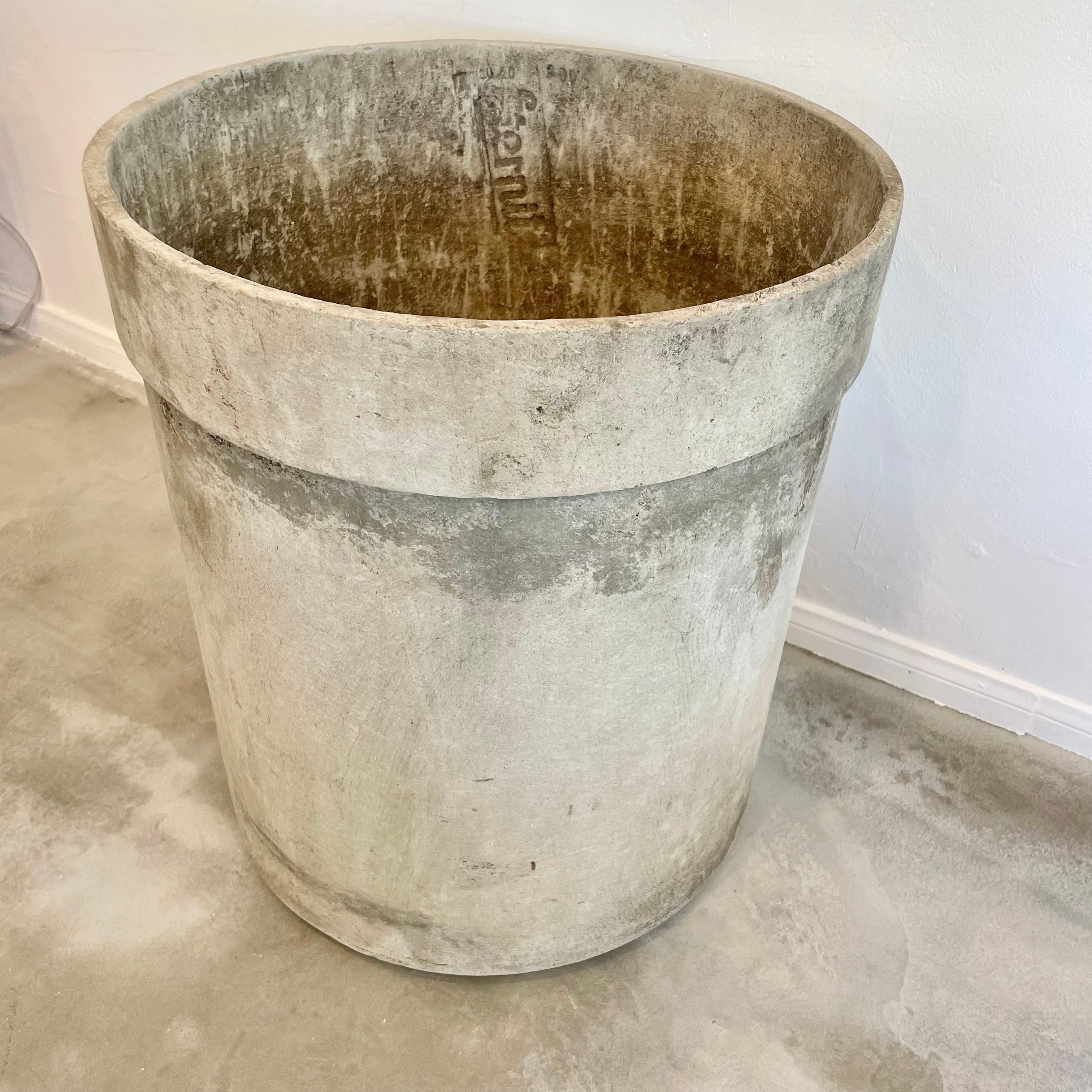 Oversized Willy Guhl concrete planter by Eternit, 1960s. Handmade in Switzerland. Perfect for a large tree. Just over 2 feet in diameter. Very unusual and hard to find size. Excellent condition. Perfect patina. Only one available. 

