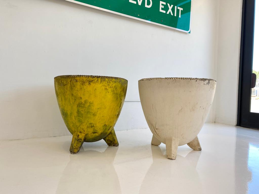 Monumental Willy Guhl Tripod Planters In Good Condition For Sale In Los Angeles, CA