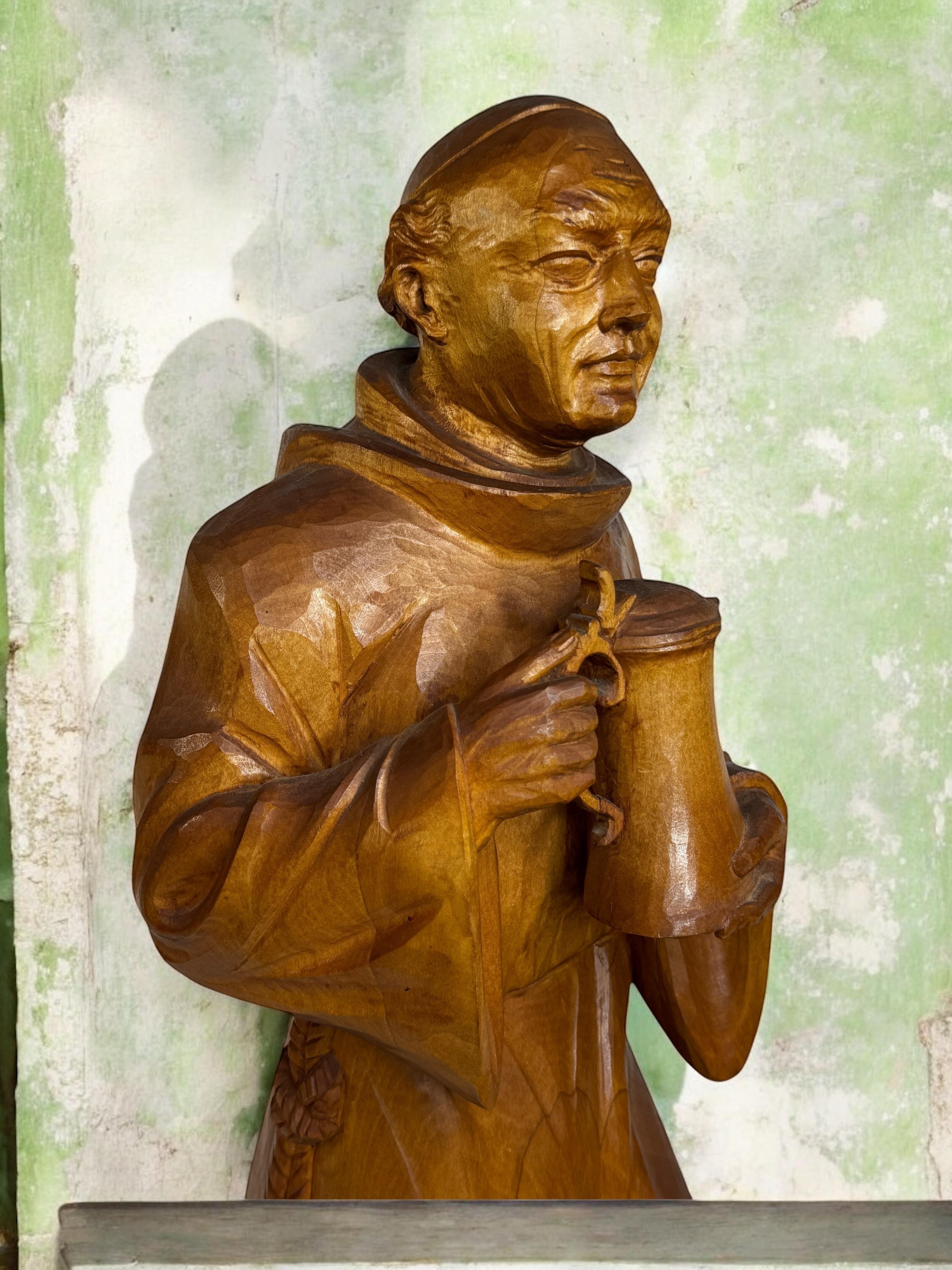 Monumentale Holz geschnitzt Black Forest Mönch Statue Vintage 1960er Jahre Deutschland im Angebot 8