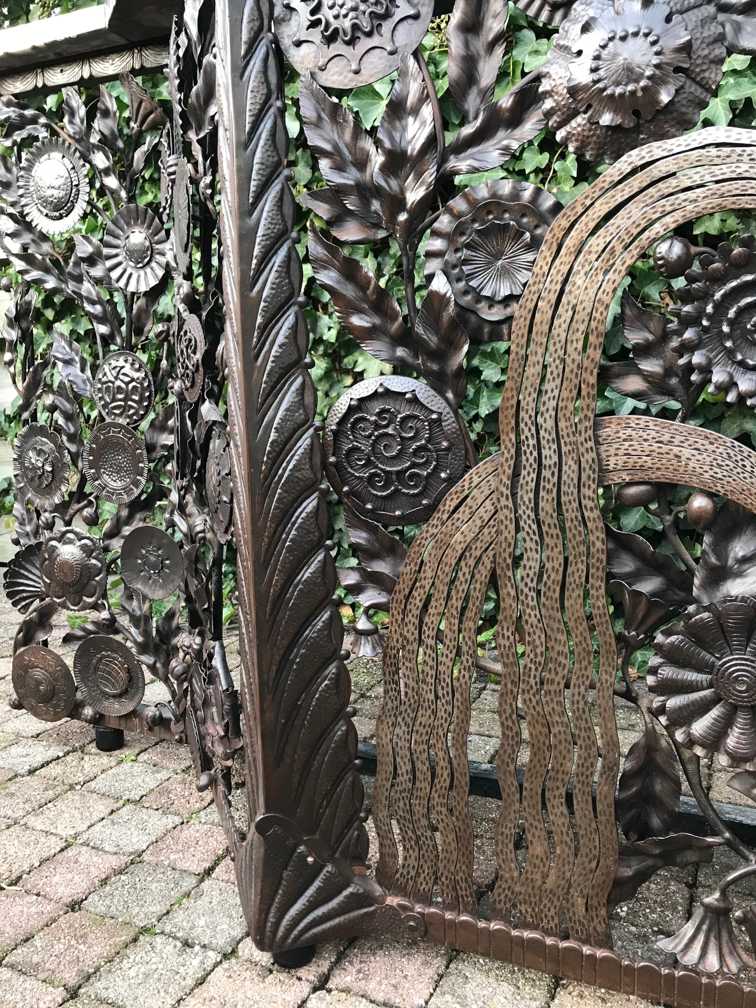 Monumental Wrought Iron Fountain, Flowers and Palm Leaf Art Deco Console Table   In Good Condition In Lisse, NL