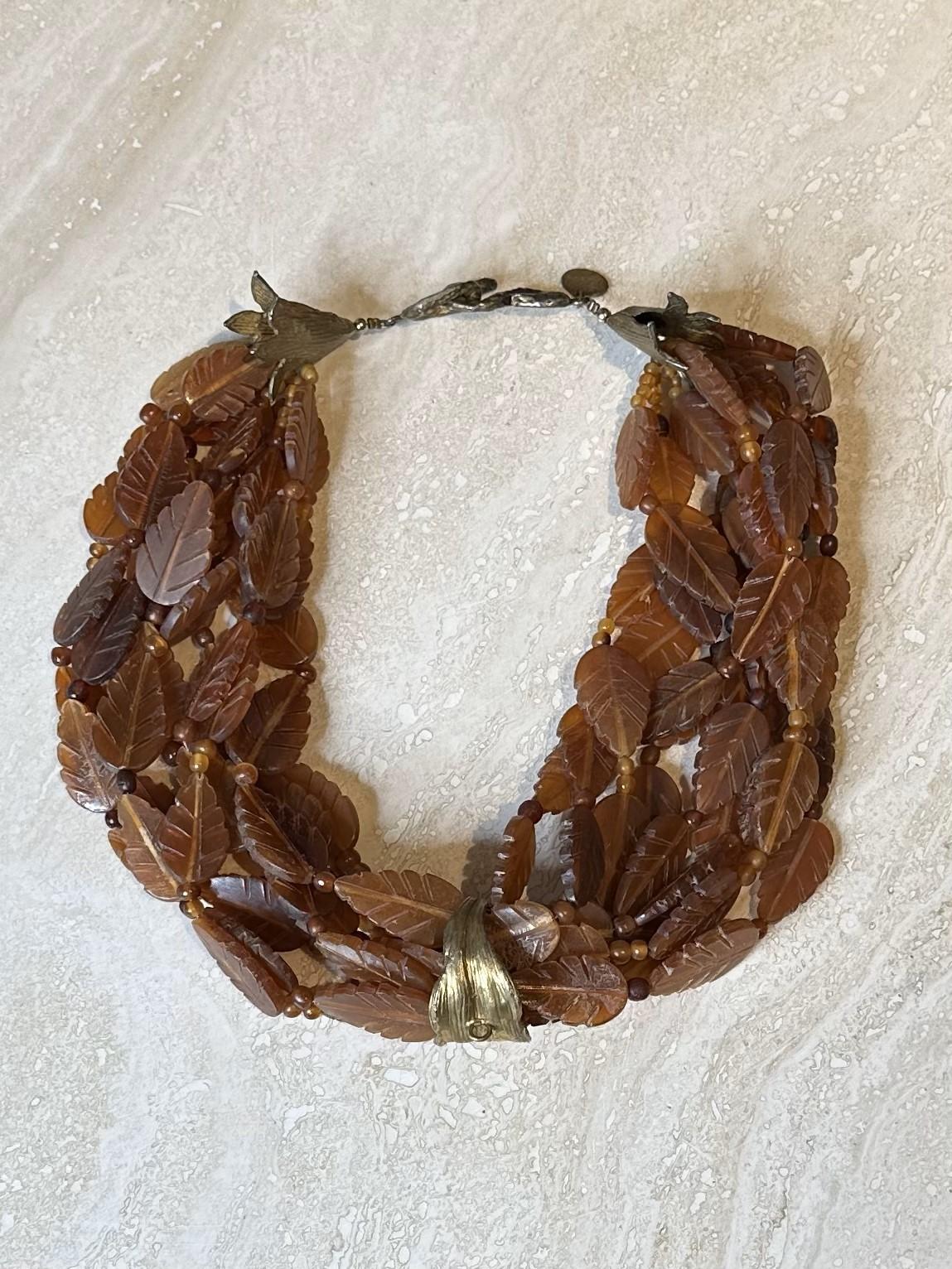 da uomo o donna Monumentale collana di foglie YSL in vendita